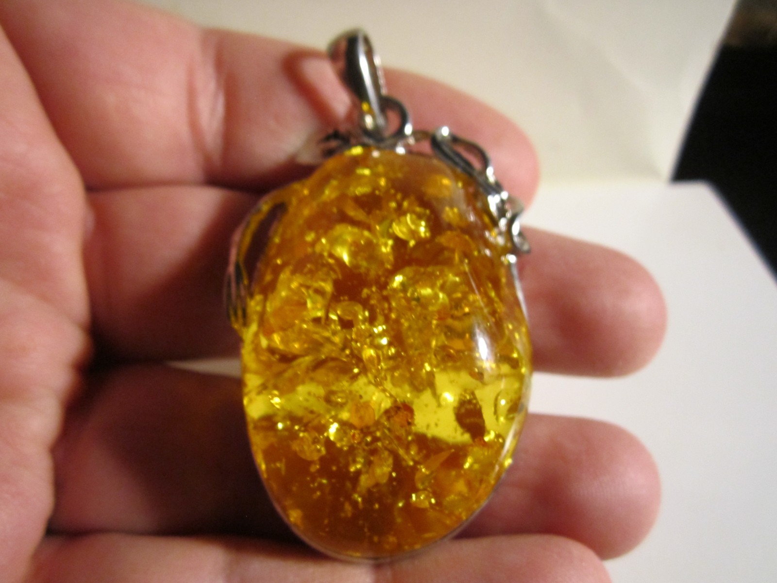 VERY LARGE FAUX AMBER PENDANT 3″ X 1 3/4″ X 3/4″ – OFC-D3