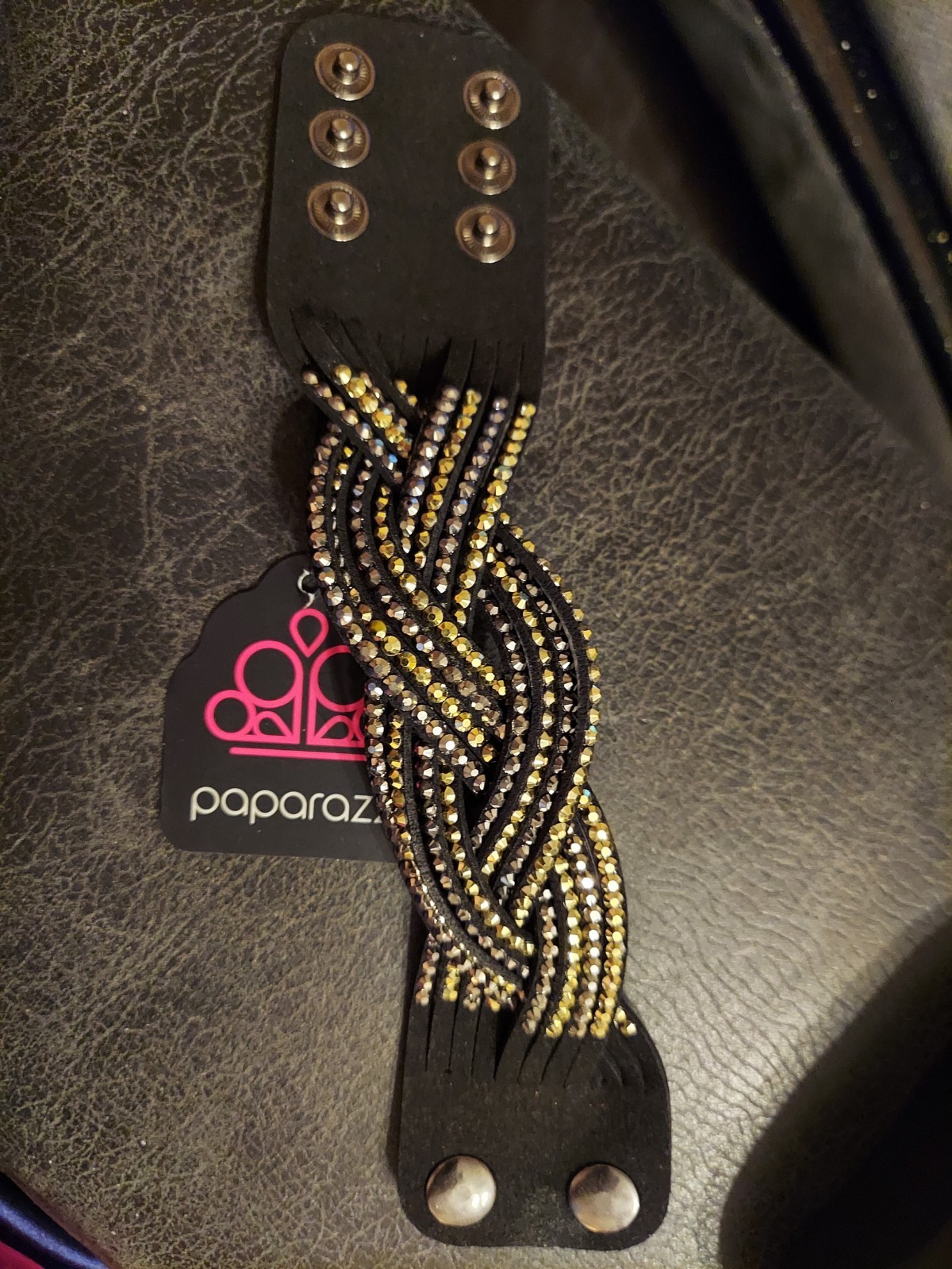 Paparazzi Bracelet ~ Top Class Chic – Multi