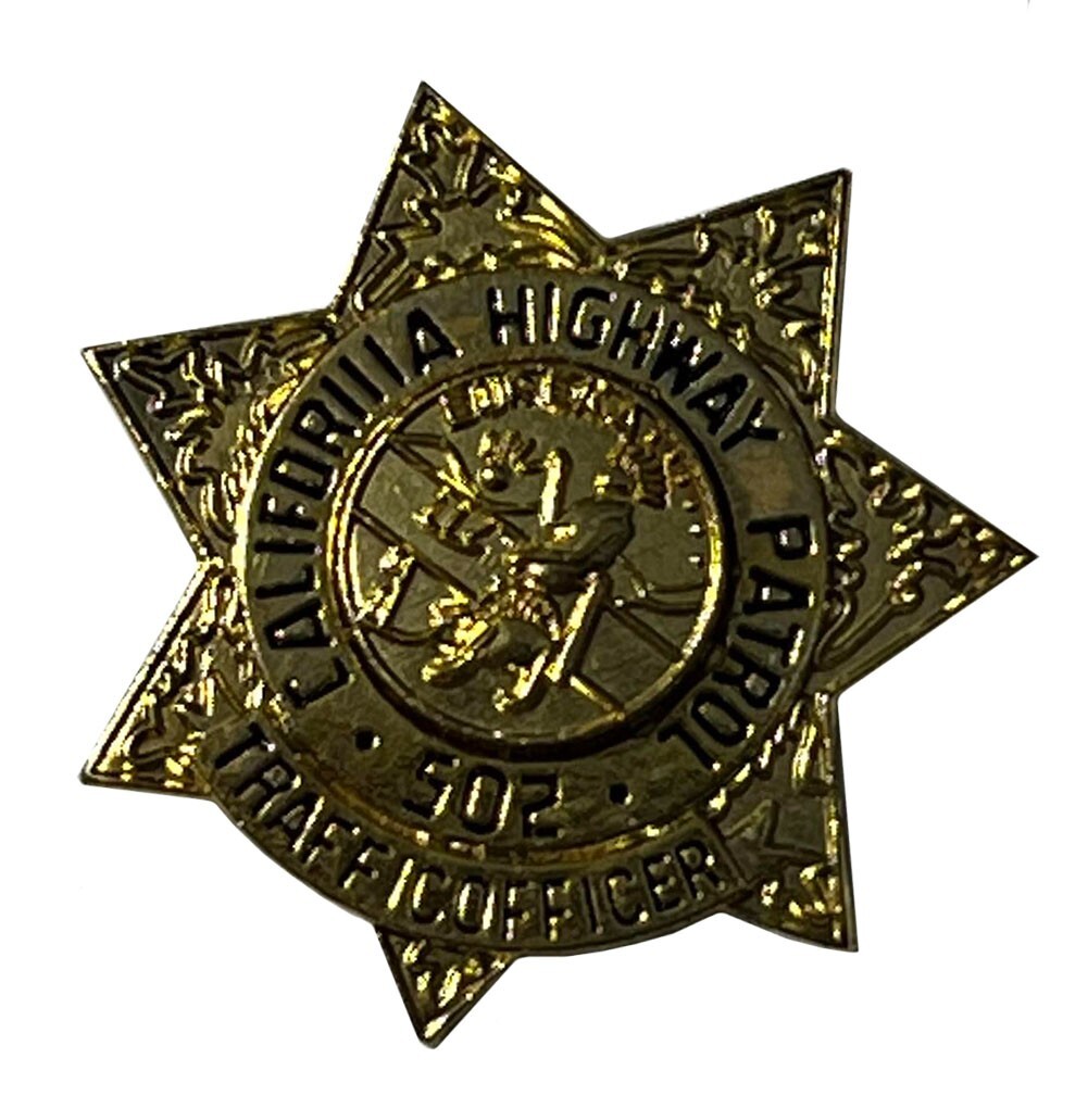 “CALIFORNIA HIGHWAY PATROL” TRAFFIC OFFICER MINI-PIN GOLD Lapel Pin BRAND NEW