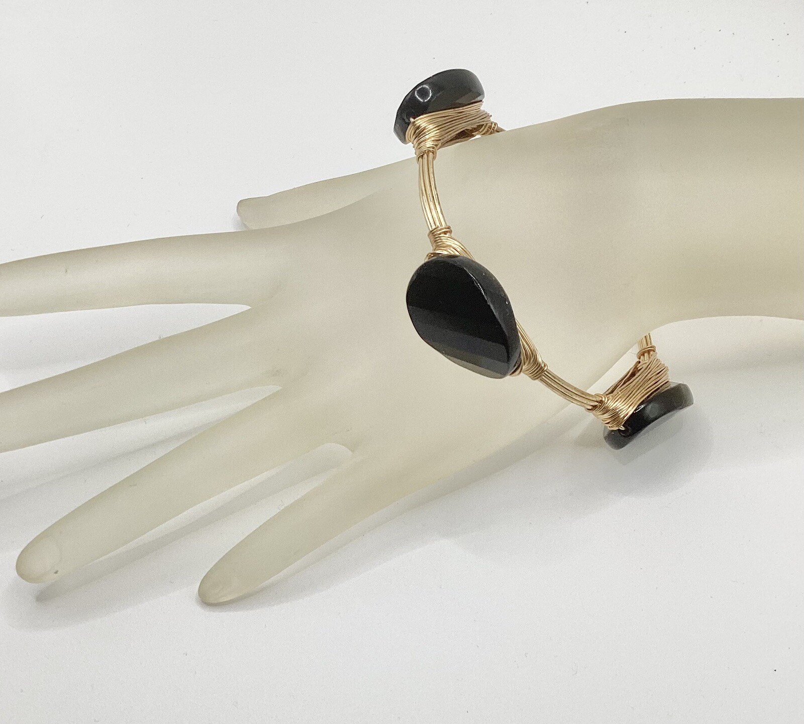 Sandra Ling Gold Tone Wire Wrap Bracelet With Unusual Black Acrylic Stone Design
