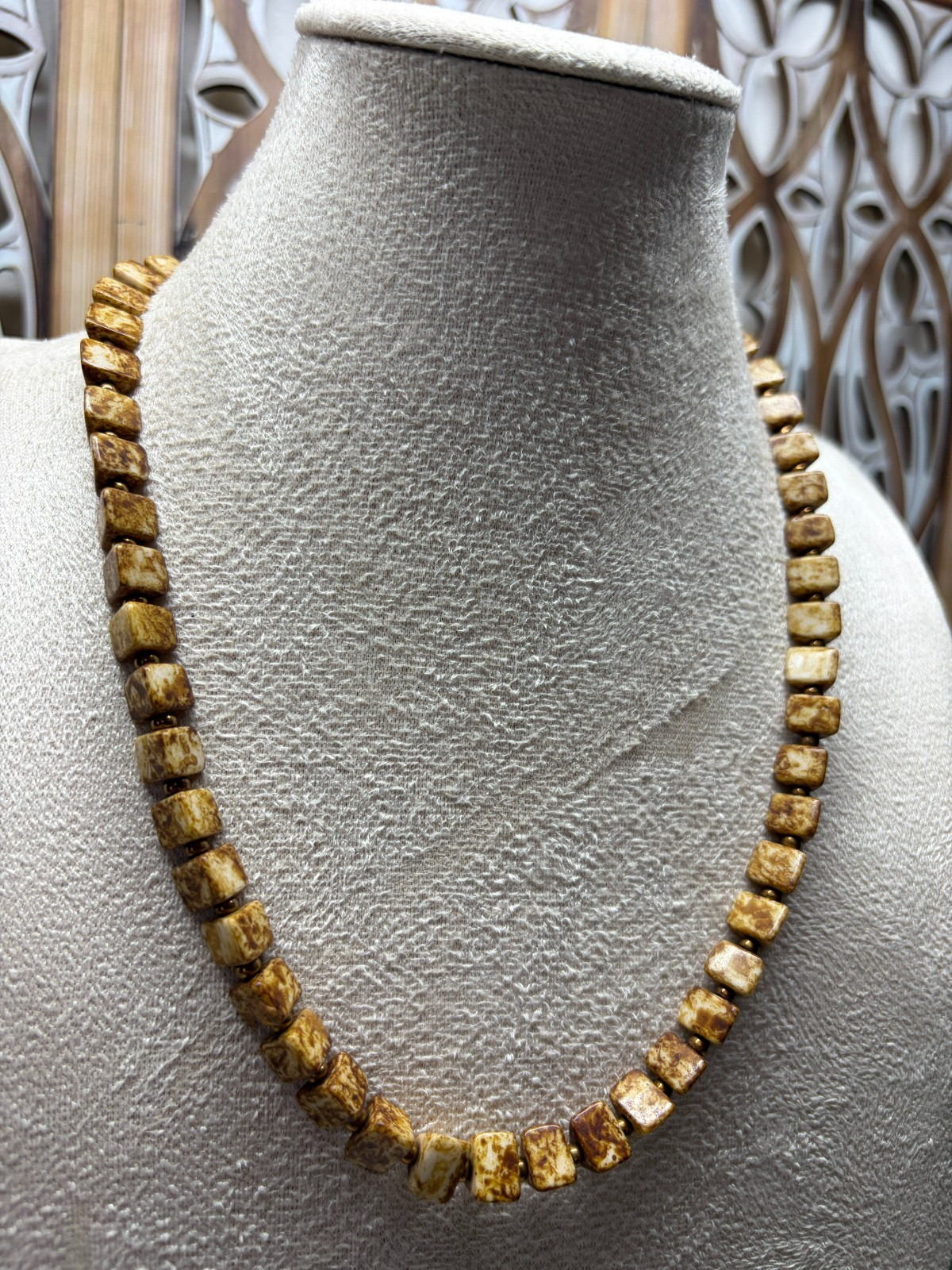 Vintage Scottish Agate Necklace Unusual Shaped Stones 18″ Beaded 30g Classic