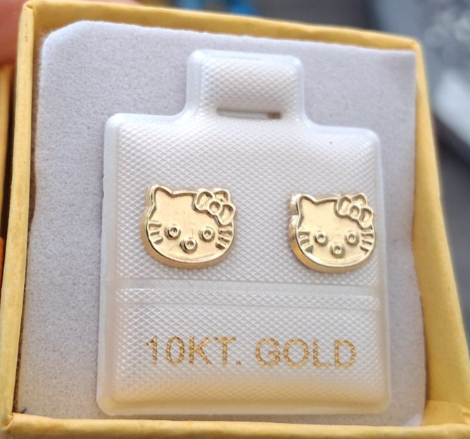 aretes broquel hello kitty oro de 10k / 10k gold hello kitty screw back stud