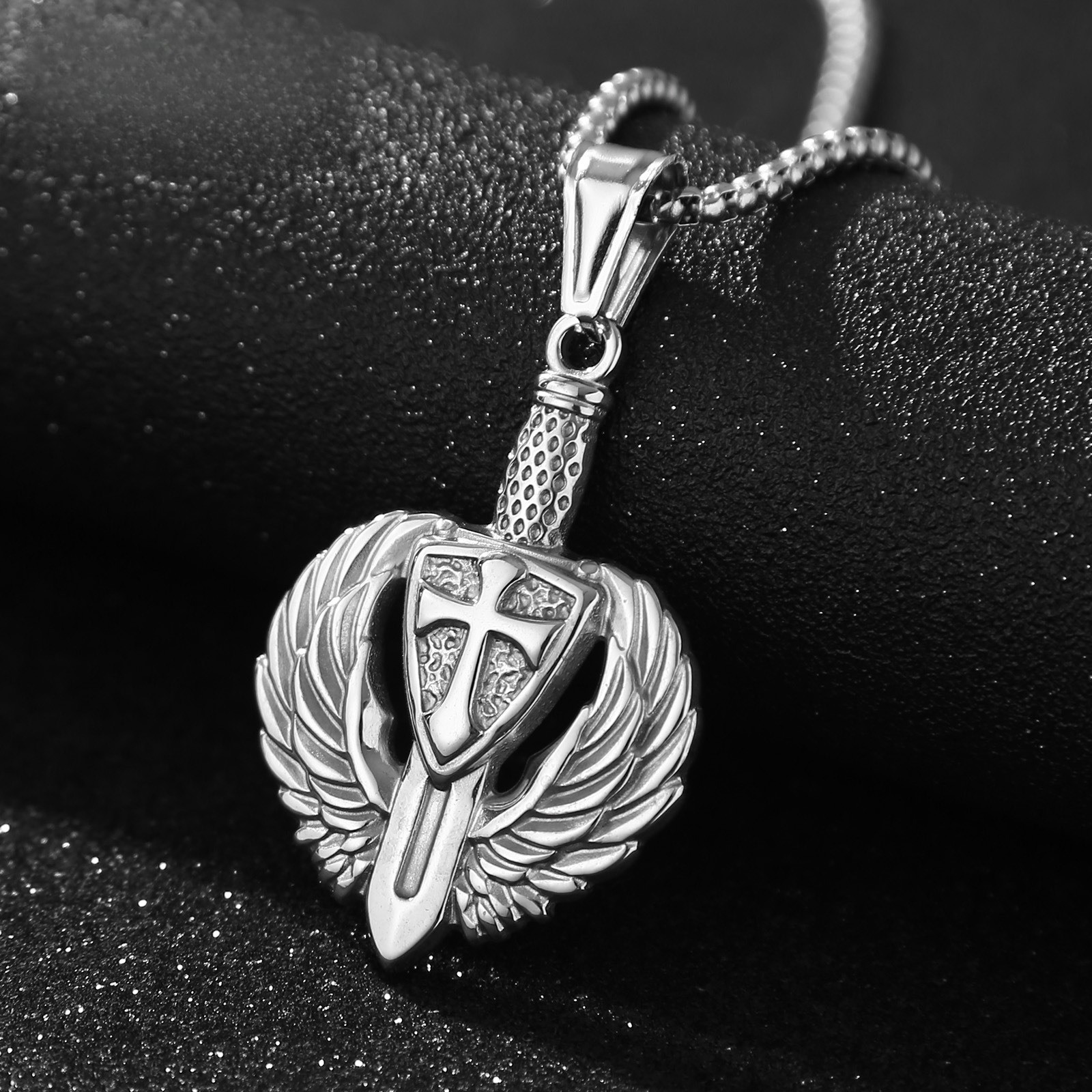 Double Wing Shield Design Symbol Courage Elegant Accessory For Office Gentlemen