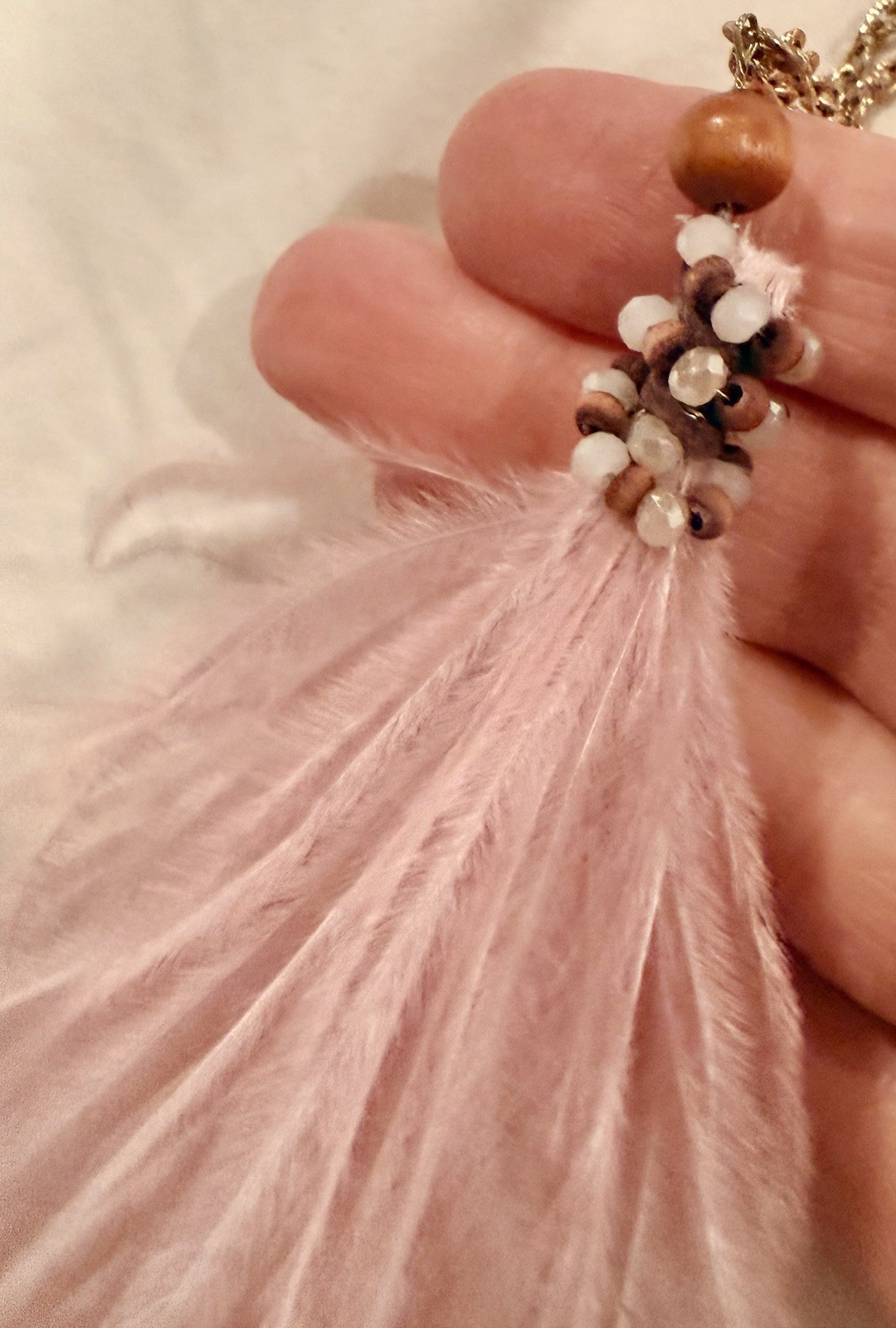 2000’s boho long necklace salmon pink feather tassel goldtone chain vintage