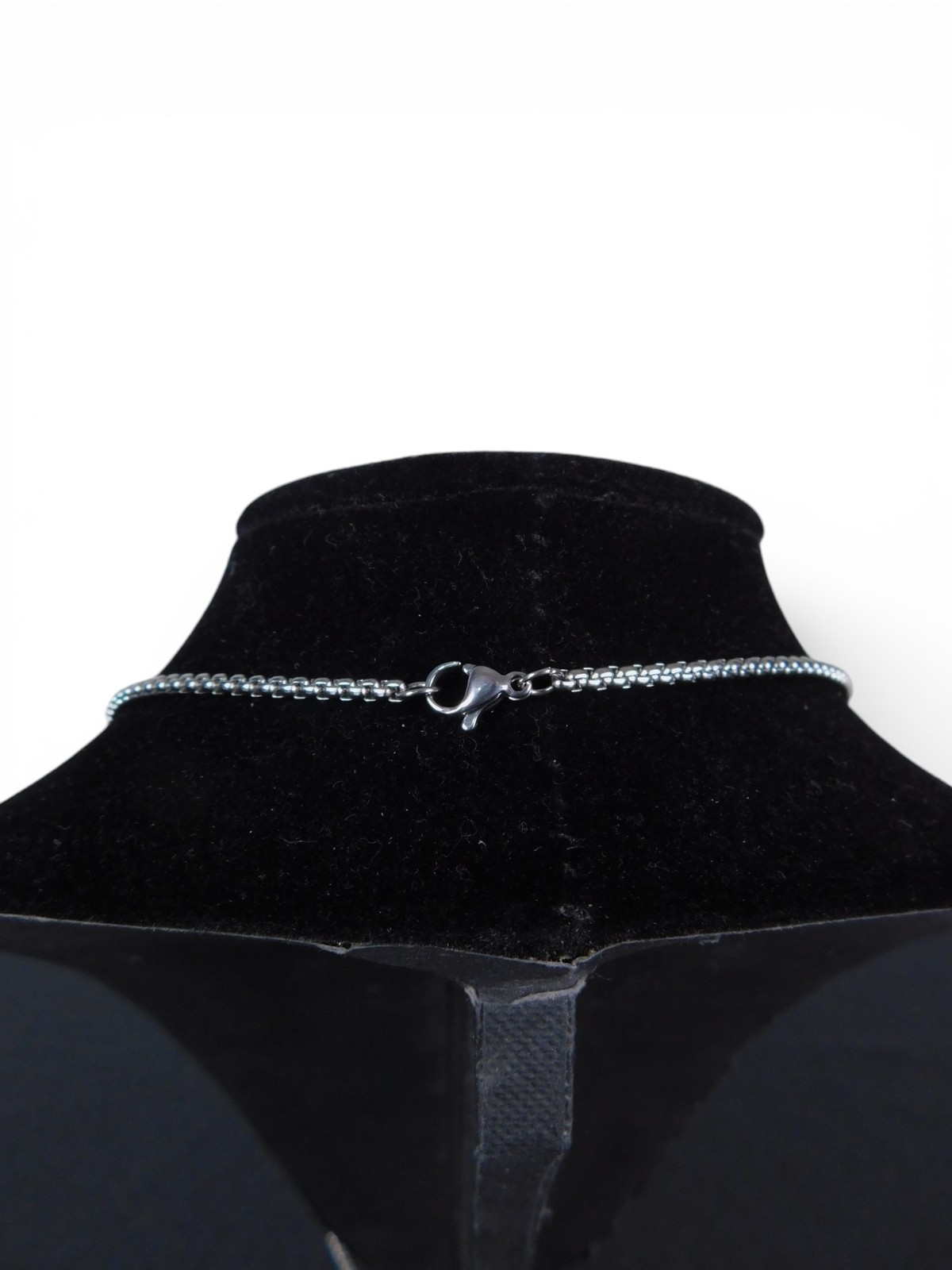 Celtic Knot Pendant Necklace Silver Tone Chain Lobster Clasp Symbolic Jewelry