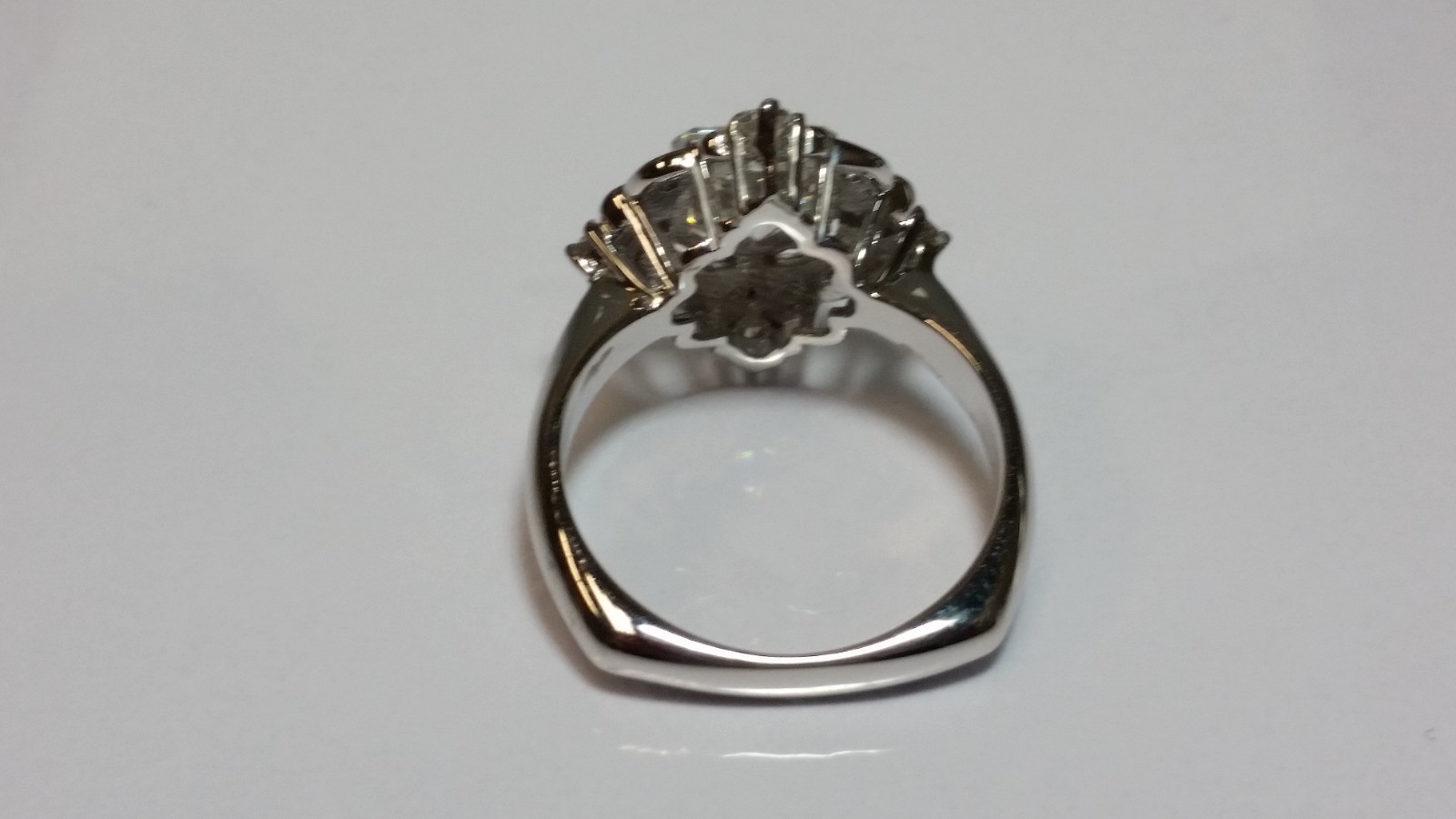 Beautiful 2 Carat Princess & Round Clear CZ Scalloped Accent Ring Silver Size 7