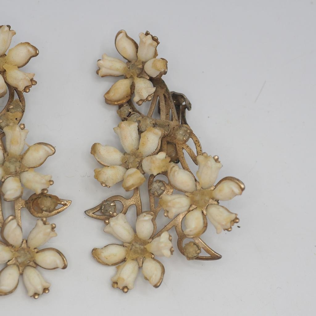 Large Statement Metal & Plastic Clip On Earrings 1960’s Fashion Jewelry