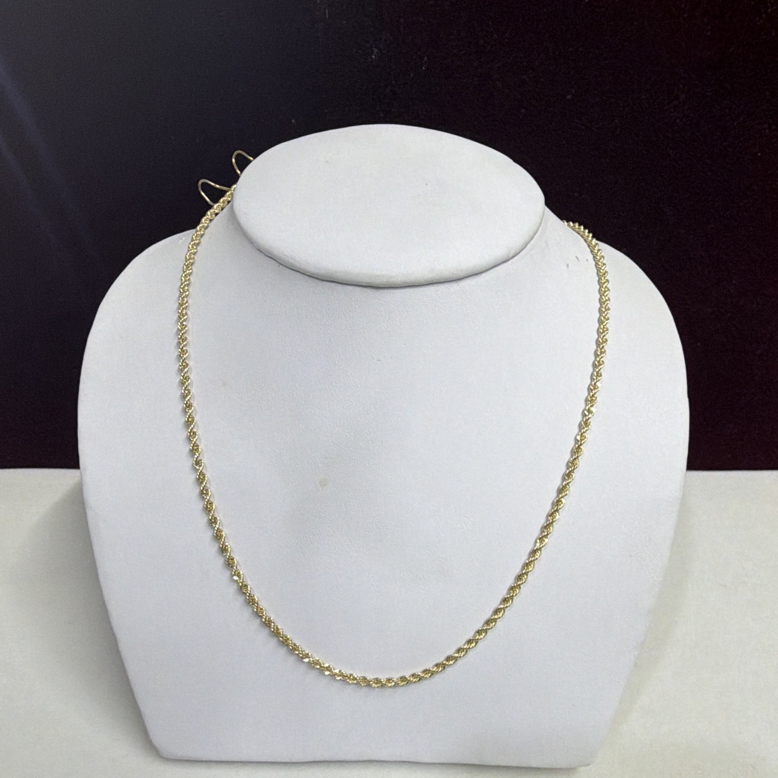 10K Gold Rope Chain Necklace, 24in, 2.30 mm, 3.7 Grams.