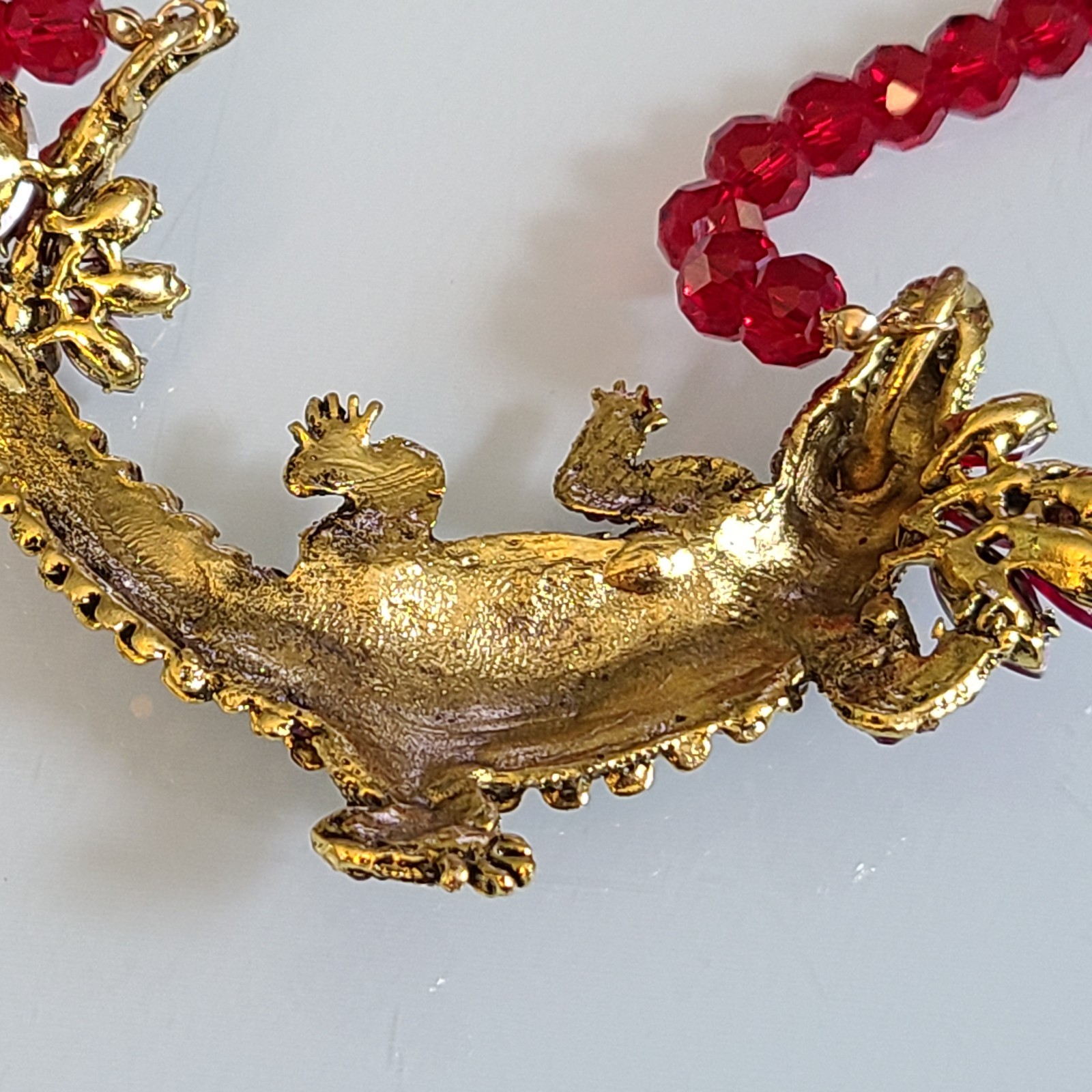 FABULOUS WOWSER STATEMENT NECKLACE COLLAR BIB RED PINK AURORA BOREALIS CROCODILE