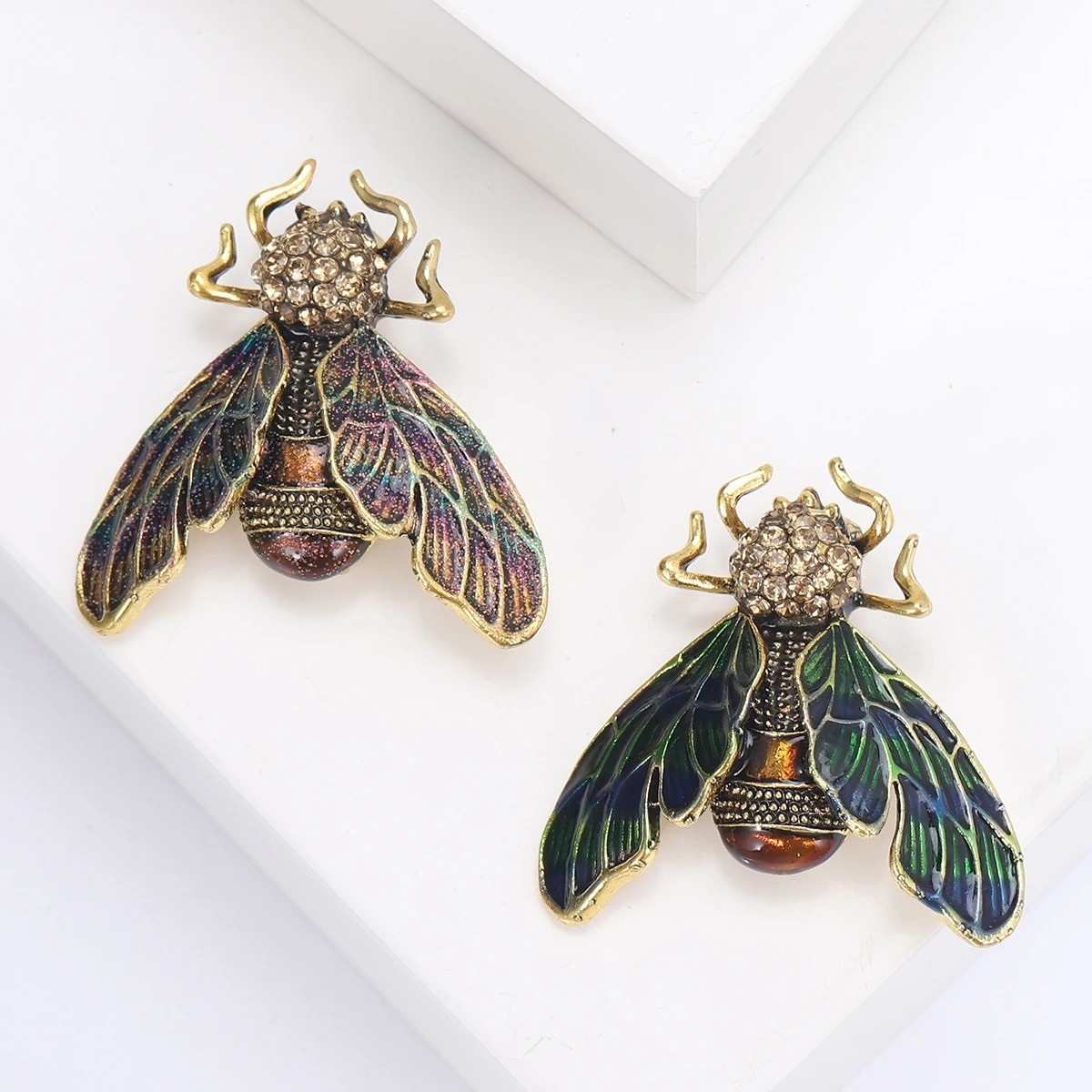 Vintage Rhinestone Bee Brooch Pin Gold Tone Enamel Insect Lapel Badge Unisex
