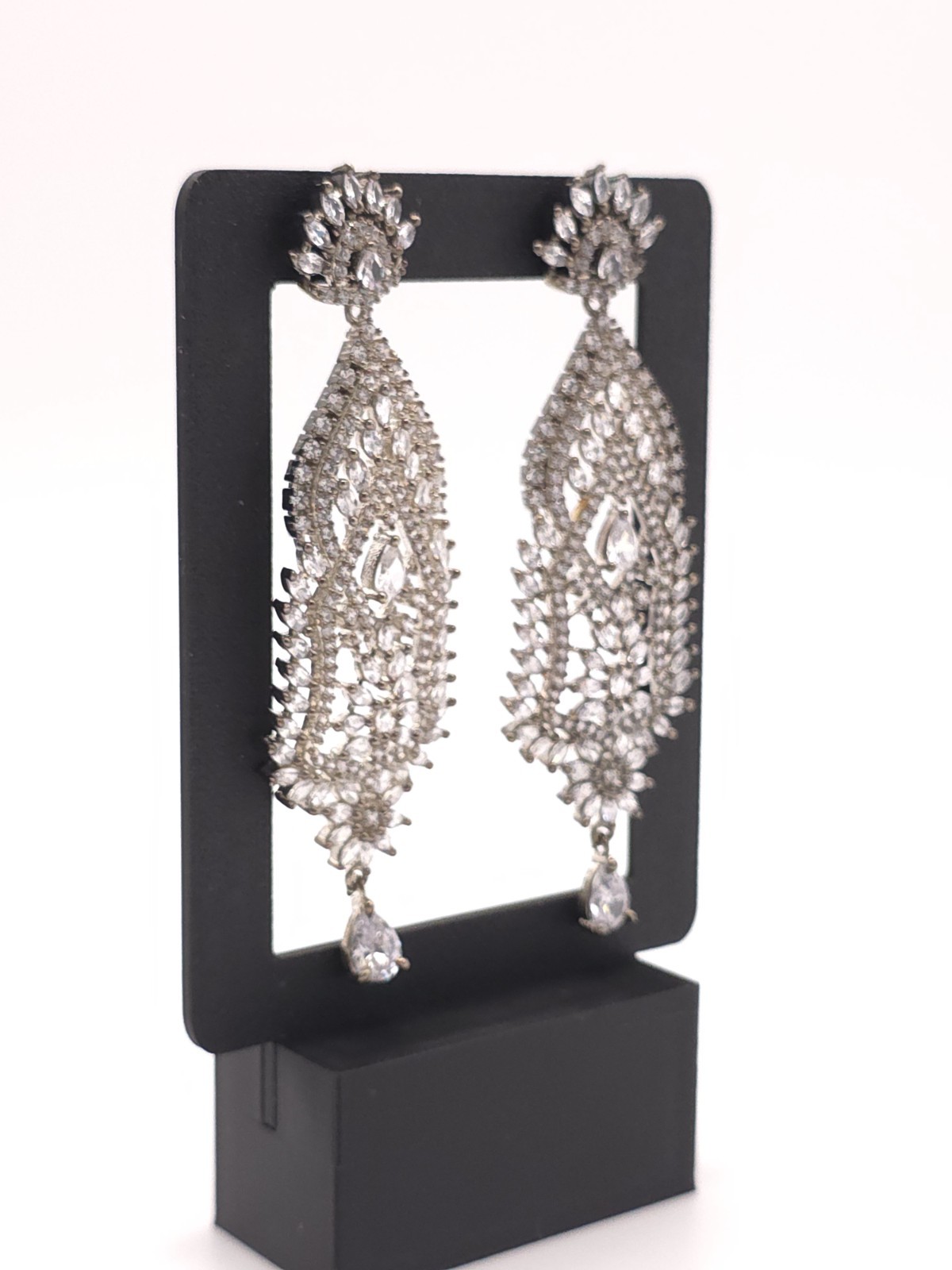 Vintage Silver Tone Clear Crystal Rhinestone Teardrop Chandelier Dangle Earrings