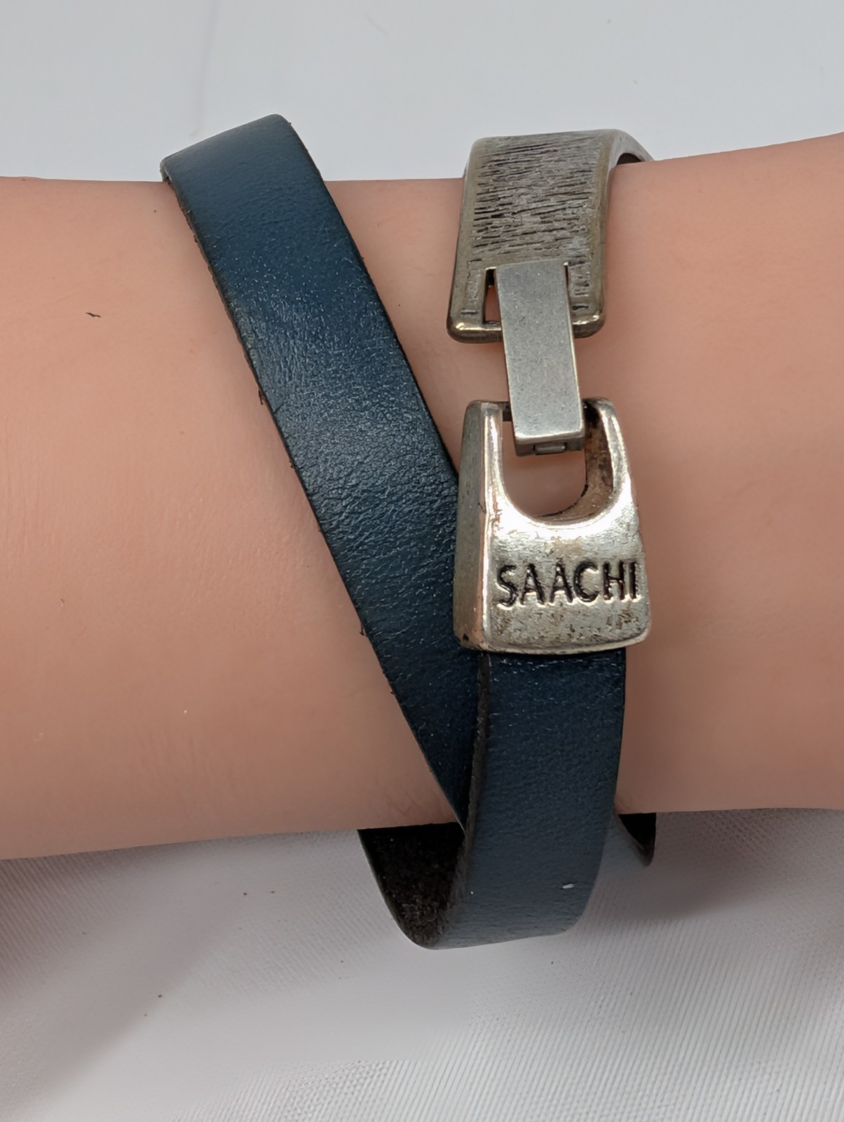 Saachi Vintage Double Wrap Leather Bracelet Teal Silver Teardrop Hardware Estate