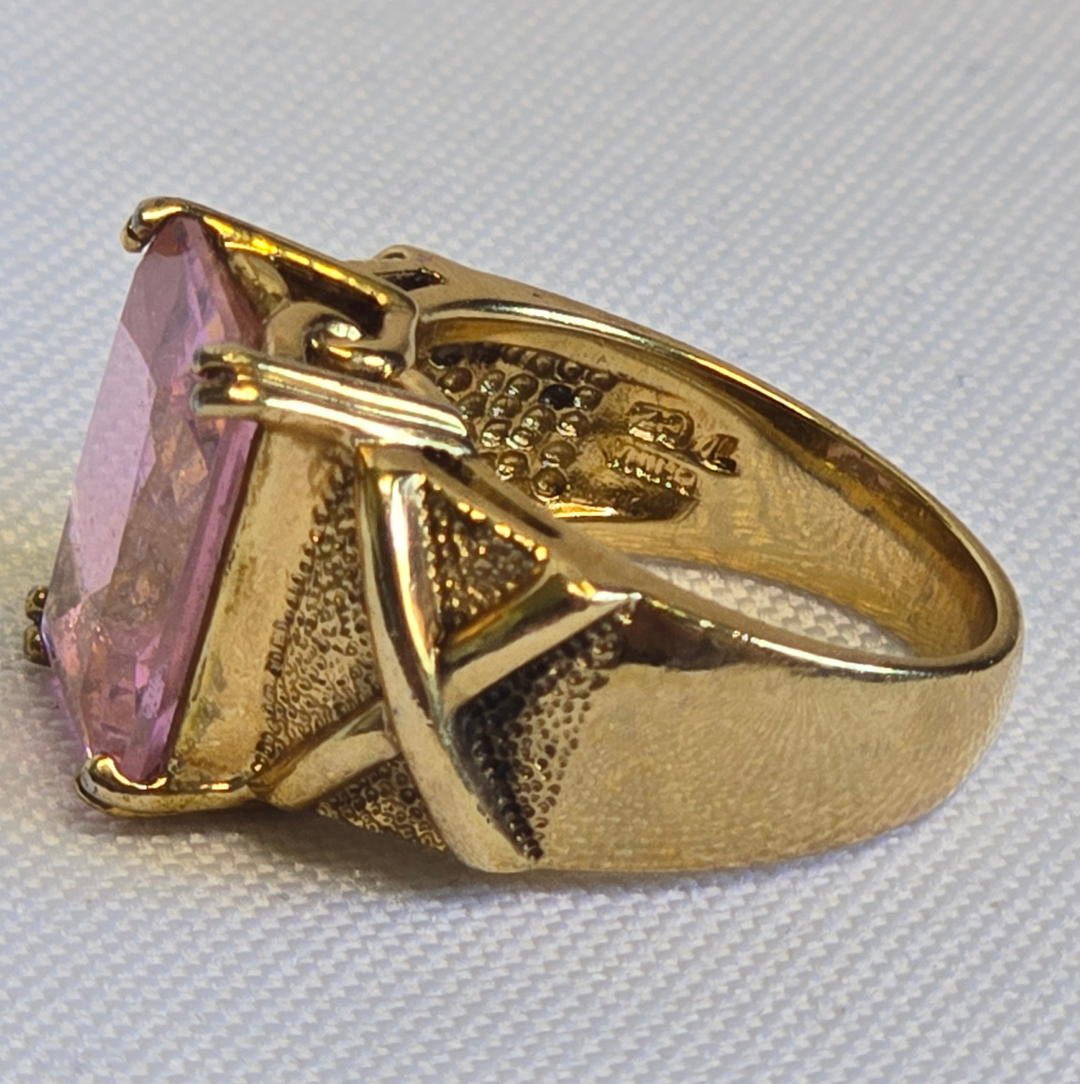 Sterling Silver Ring 9.8g Fine Jewelry Size 6.5 Band Pink Stone *READ*