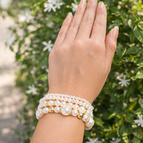 Elegant Heart Pearl Bracelet Set for Casual & Formal Wear