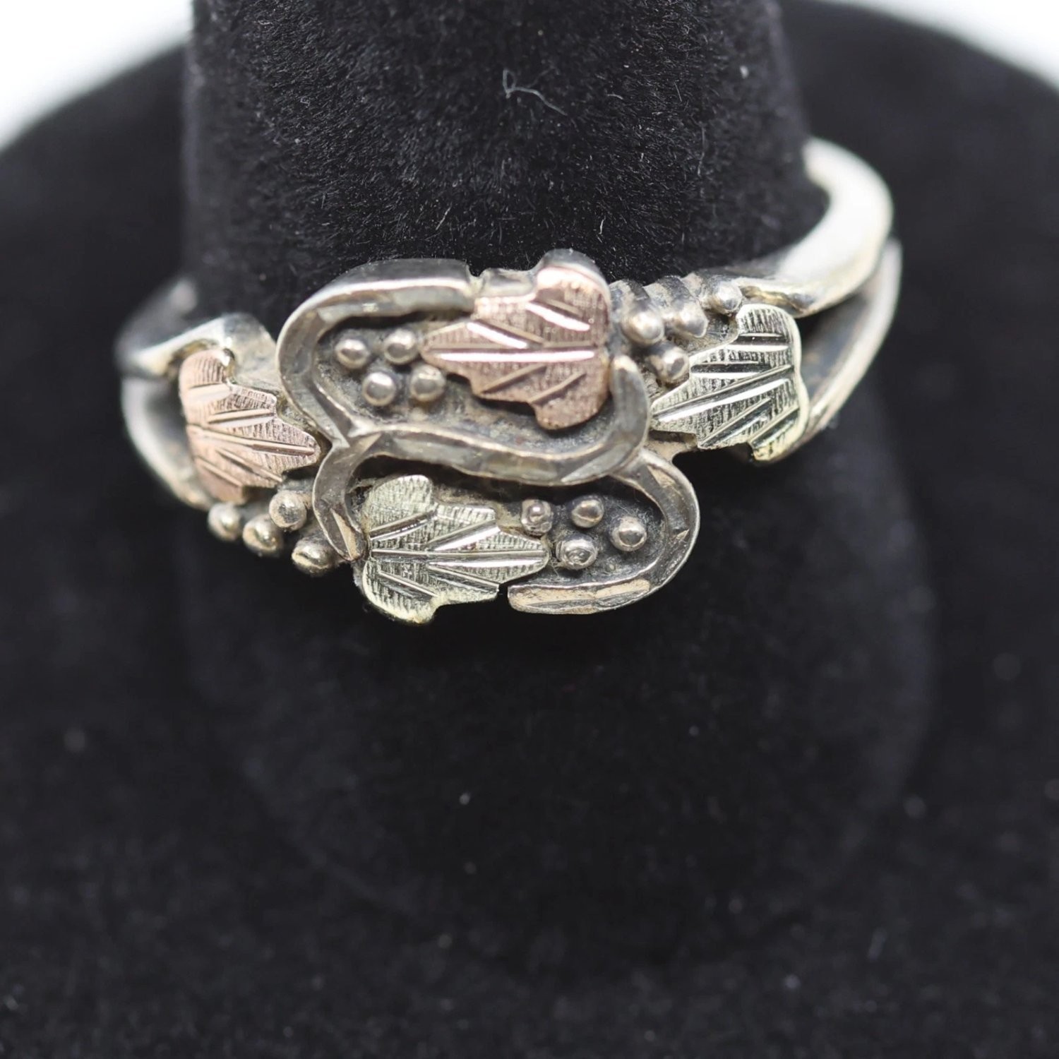 Black Hills Gold Sterling Silver 12K Rose Green Leaf Ring Size 7.5 Tri-Color