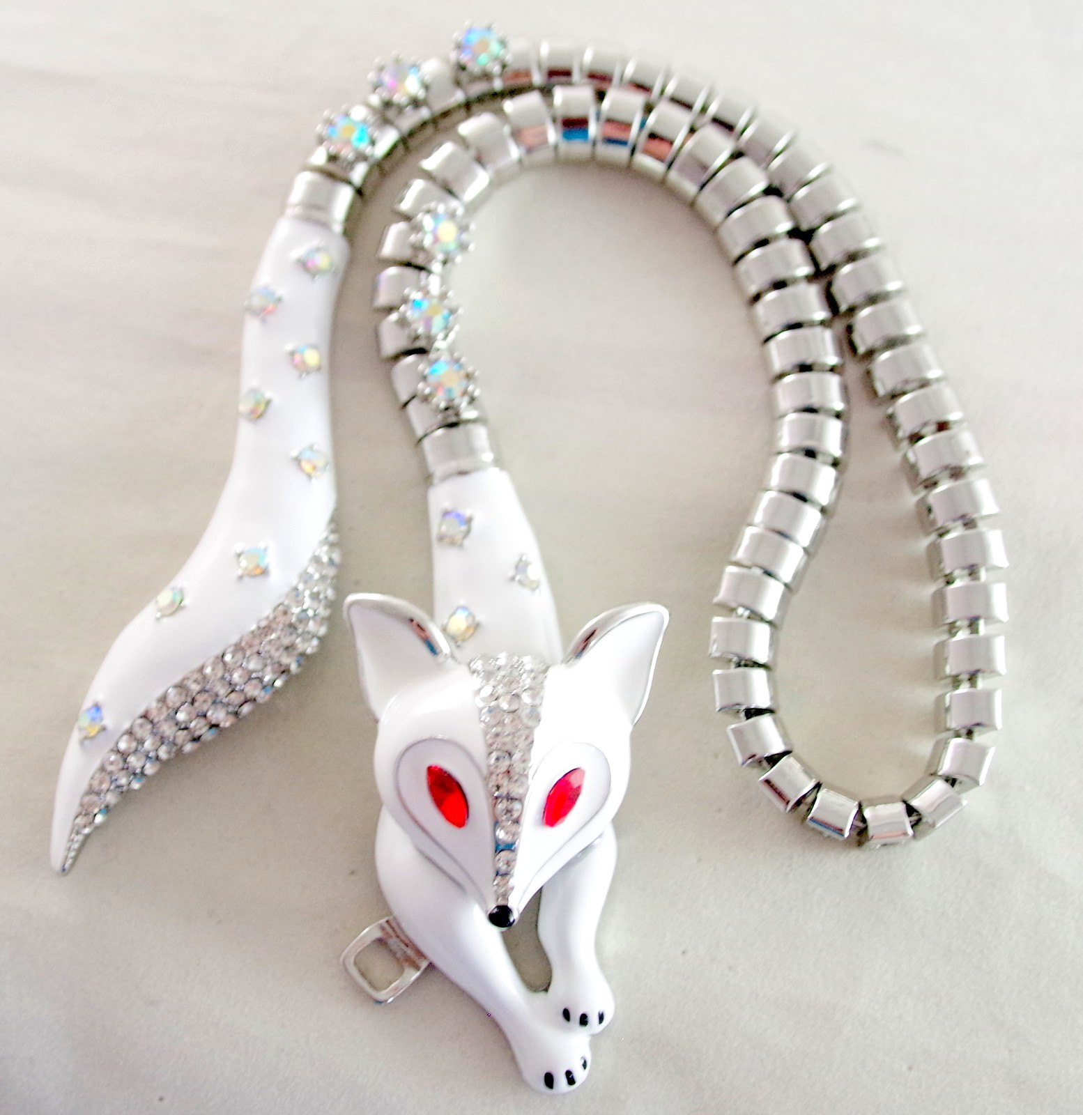 So Cute! BETSEY JOHNSON ARTIC FOX AB CRYSTAL RHINESTONE NECKLACE & EARRINGS SET