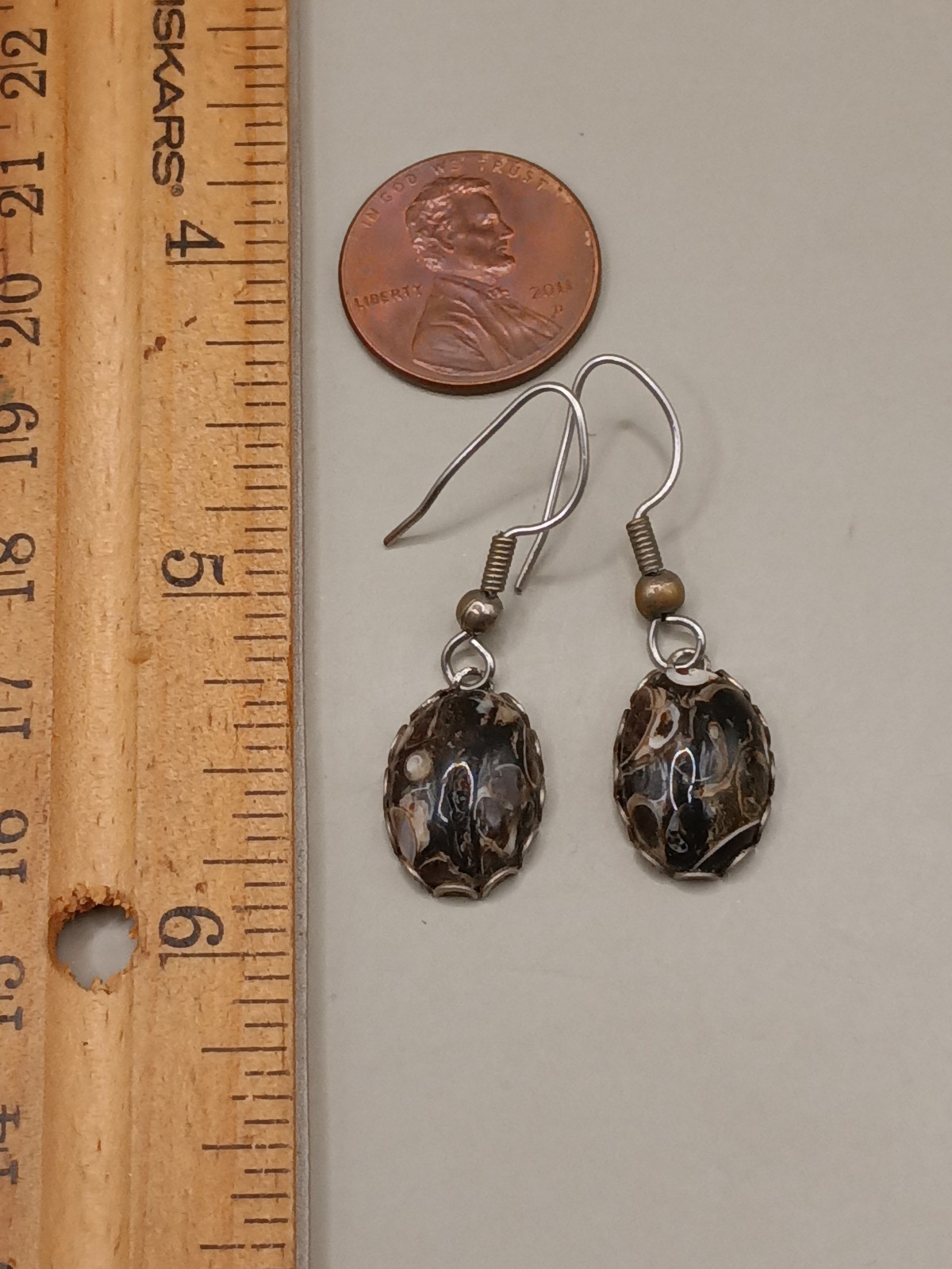 Vtg Turritella Agate Fossil Dangle Earrings