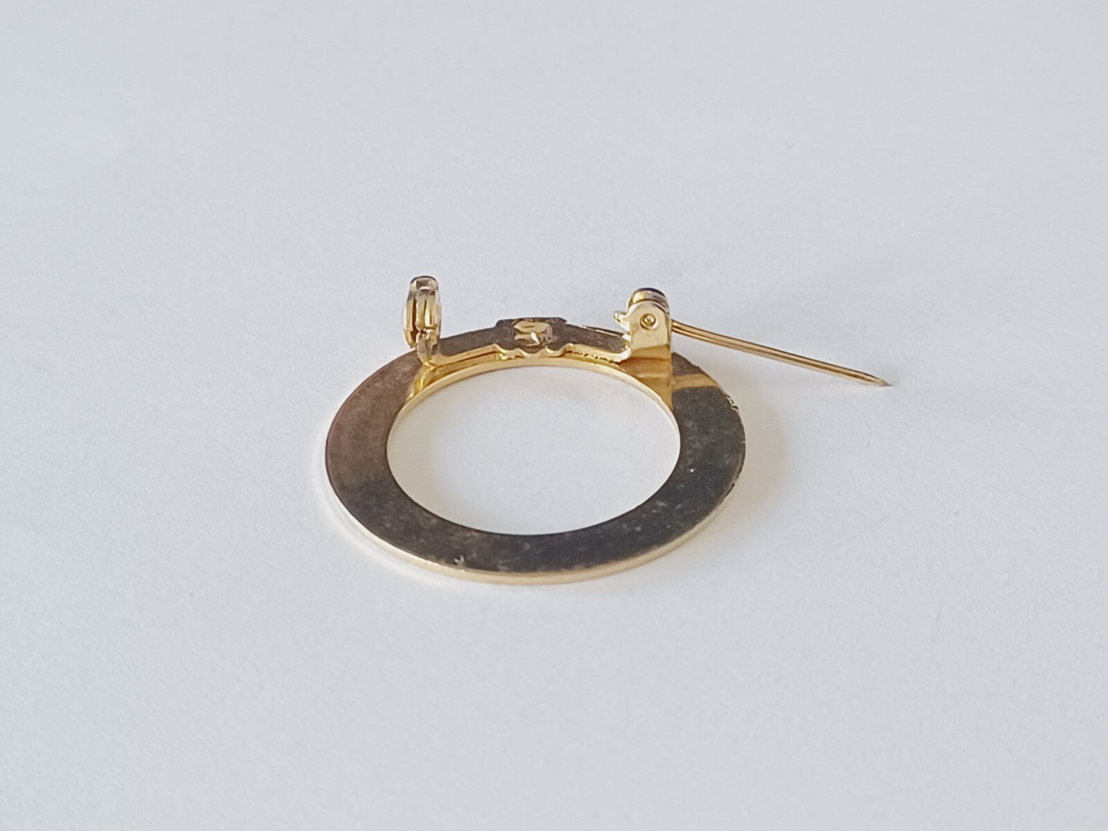 Gold Tone Diamond Detailed Open Circle Brooch