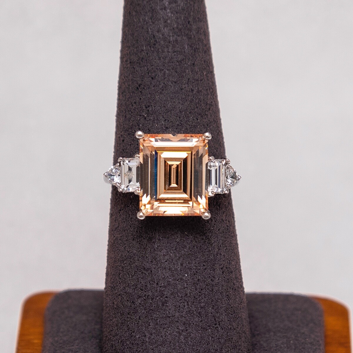 CRISLU Rectangle Ring – Sterling Platinum 6.0cctw – Perfect Condition – Size 7