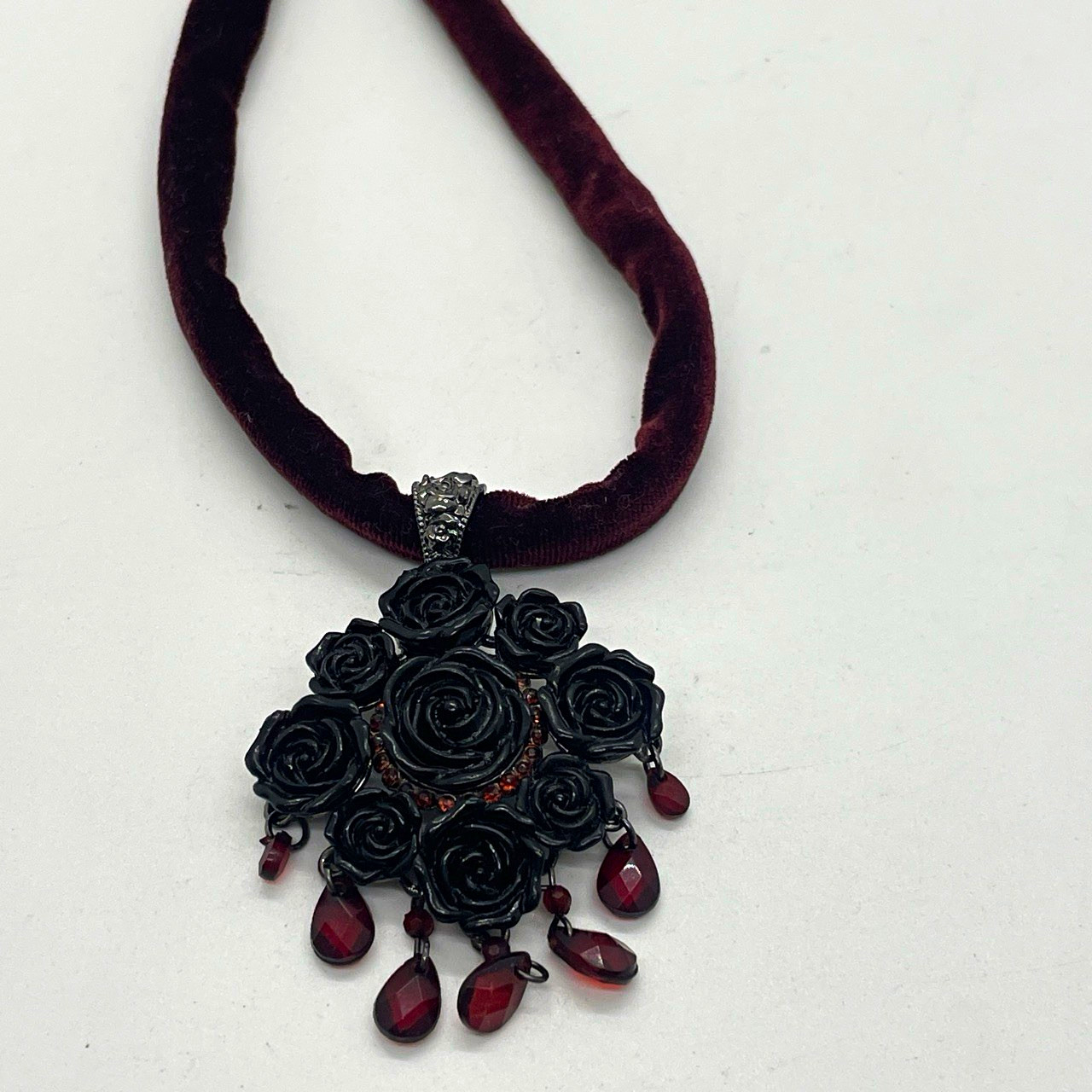 Burgundy Velvet Cord Choker Necklace Flower Charm Pendant Red Crystal Drops Adj
