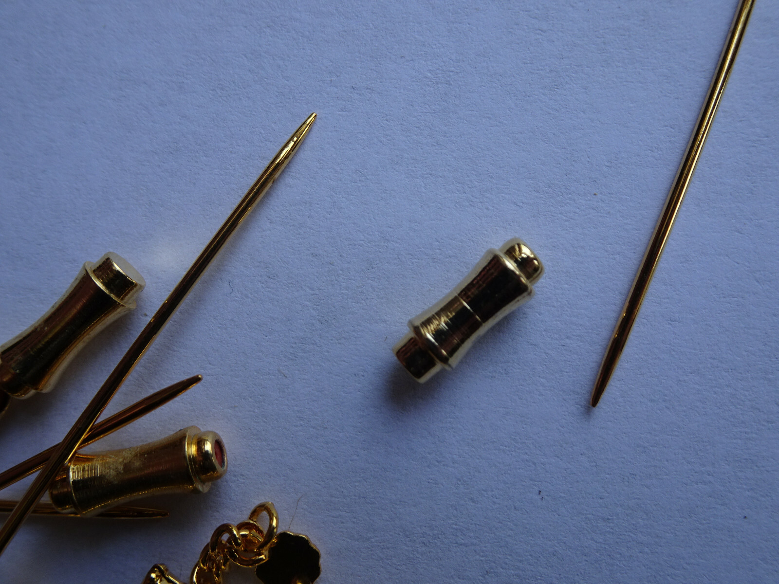 Tennis racquet w Ball 6x8mm Glue On Stick Pin Hamilton Gold Plated (Pkg 12) 1447