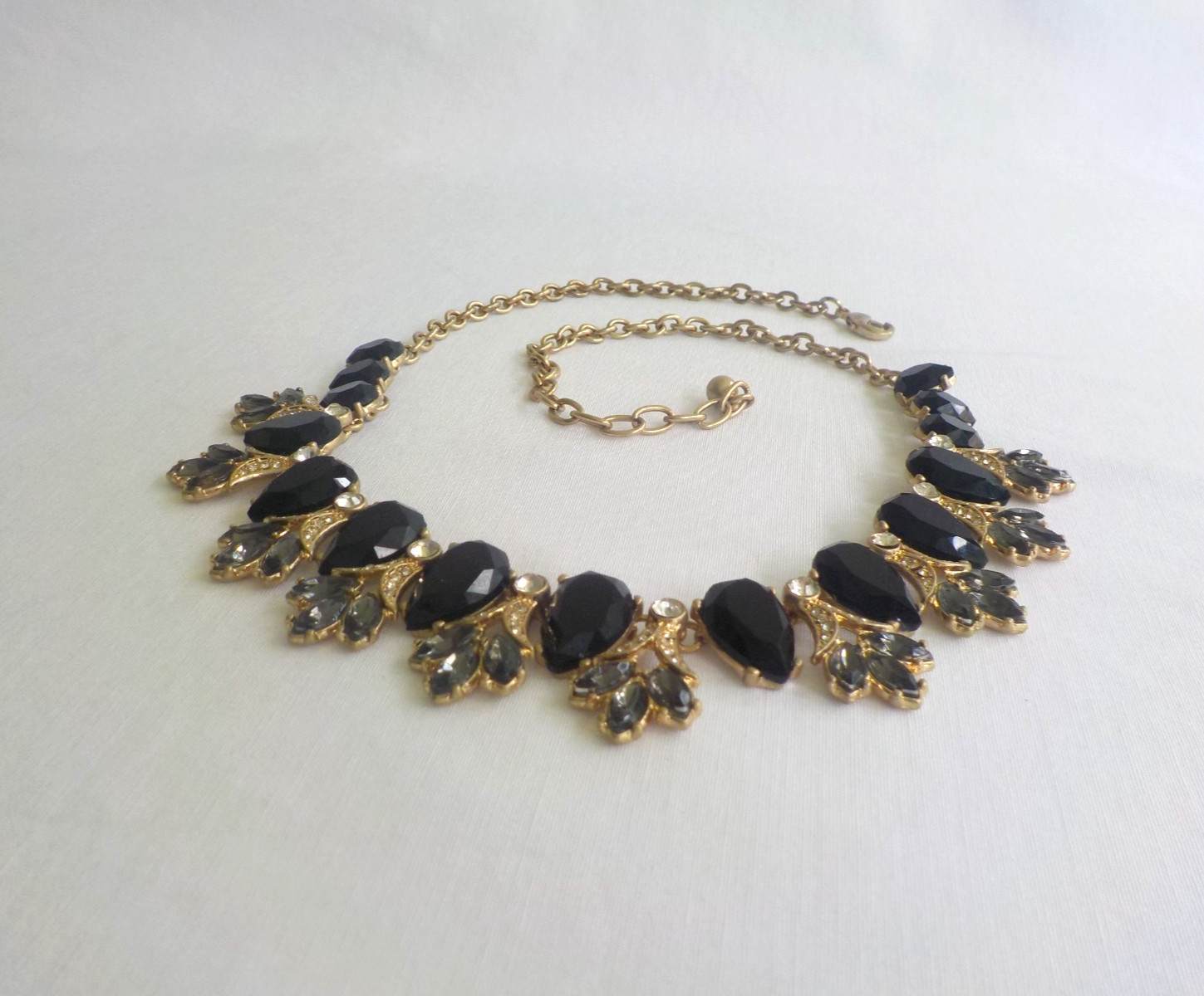 Necklace Plastic Black Teardrop Smoky Gray Clear Rhinestone Gold Tone Metal Link
