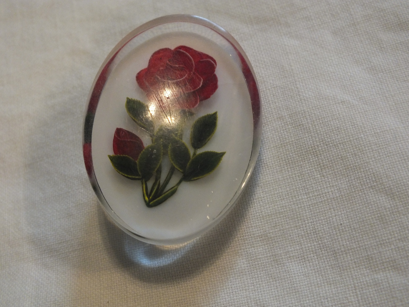 Beautiful Brooch Pin Acrylic Red Rose Inset 1 7/8 x 1 3/8 NICE