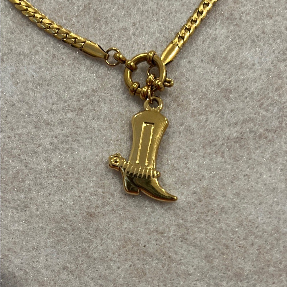 18K Gold Plated Stainless Steel Boot Pendant With Clasp Chain Necklace
