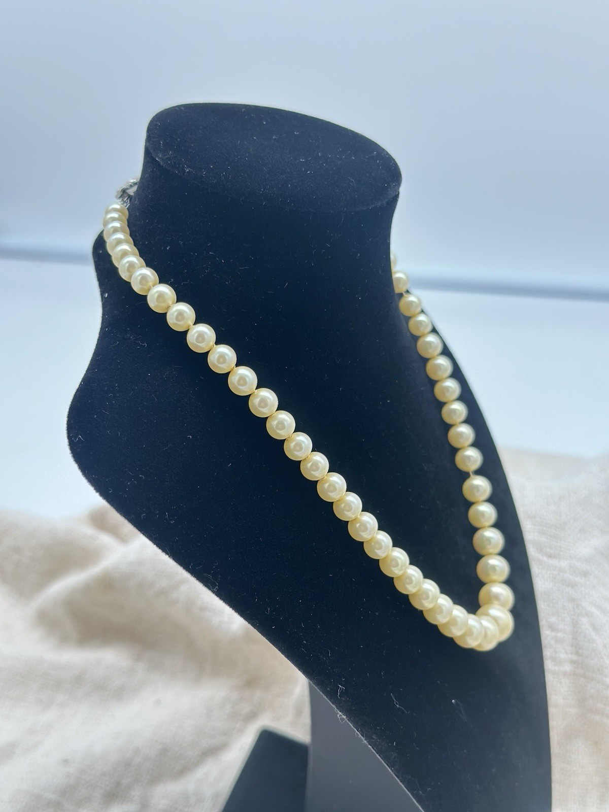 Vintage Marvella Graduated Pearl Necklace Rhinestone Clasp Signed 16″