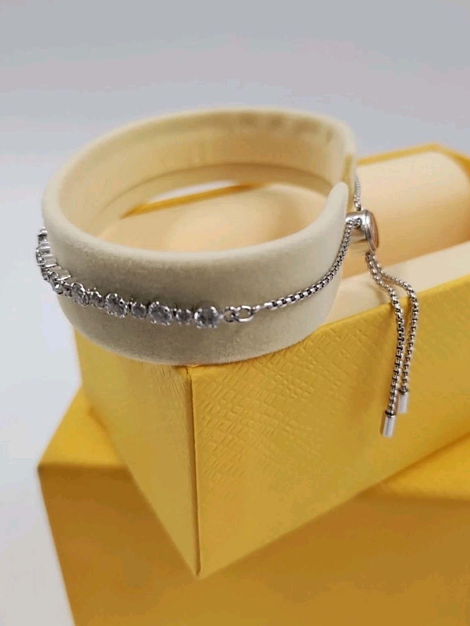 Swarovski Crystal Subtle Trilogy Bracelet Mixed Round Cuts 5677813 (#E2-A3)