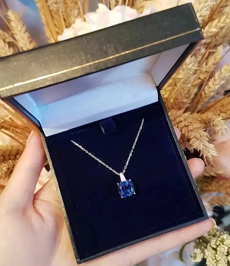 21 Ct Natural Certified Blue Sapphire Loose Gemstone 925 Solid Silver Pendant