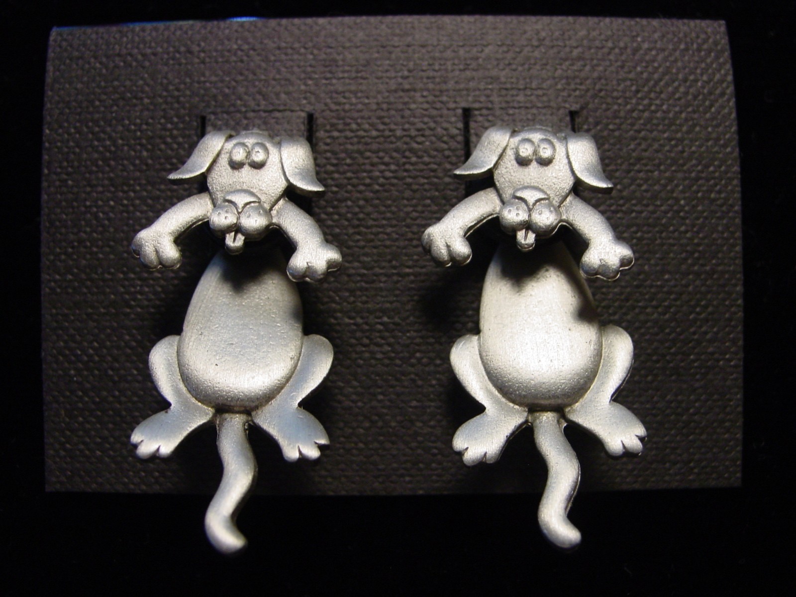 “JJ” Jonette Jewelry Silver Pewter Large ‘DOG 3-D’ Pierced Earrings