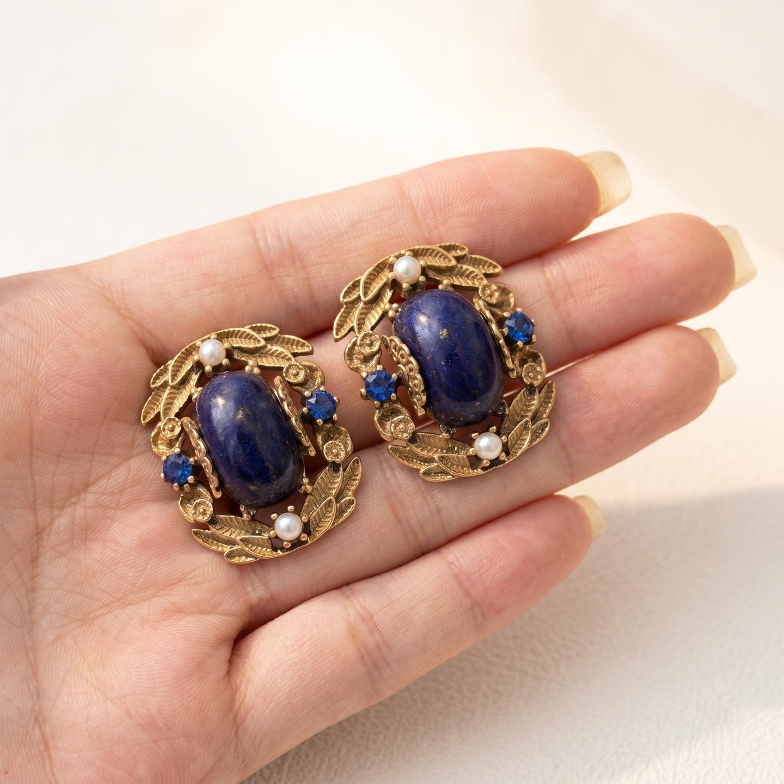 Vintage Antique Gold Blue Oval Stone Stud Earrings Leaf Filigree Pearl Crystal