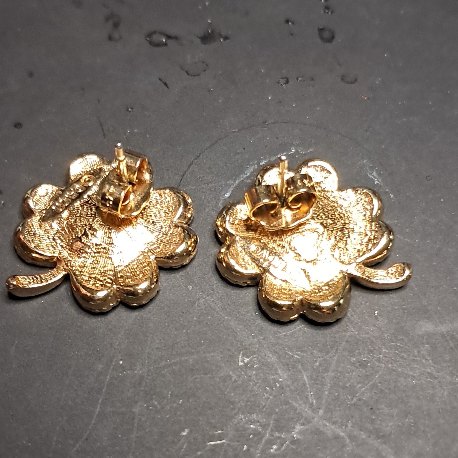 Avon Lucky Clover Green Enamel Gold Tone Stud Earrings Butterfly Back Pierced