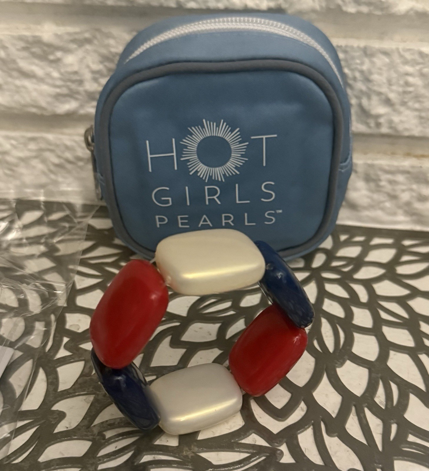 Hot Girls Pearls Chicklet Cooling Beaded Stretch Bracelet Size 6 Red/White/Navy