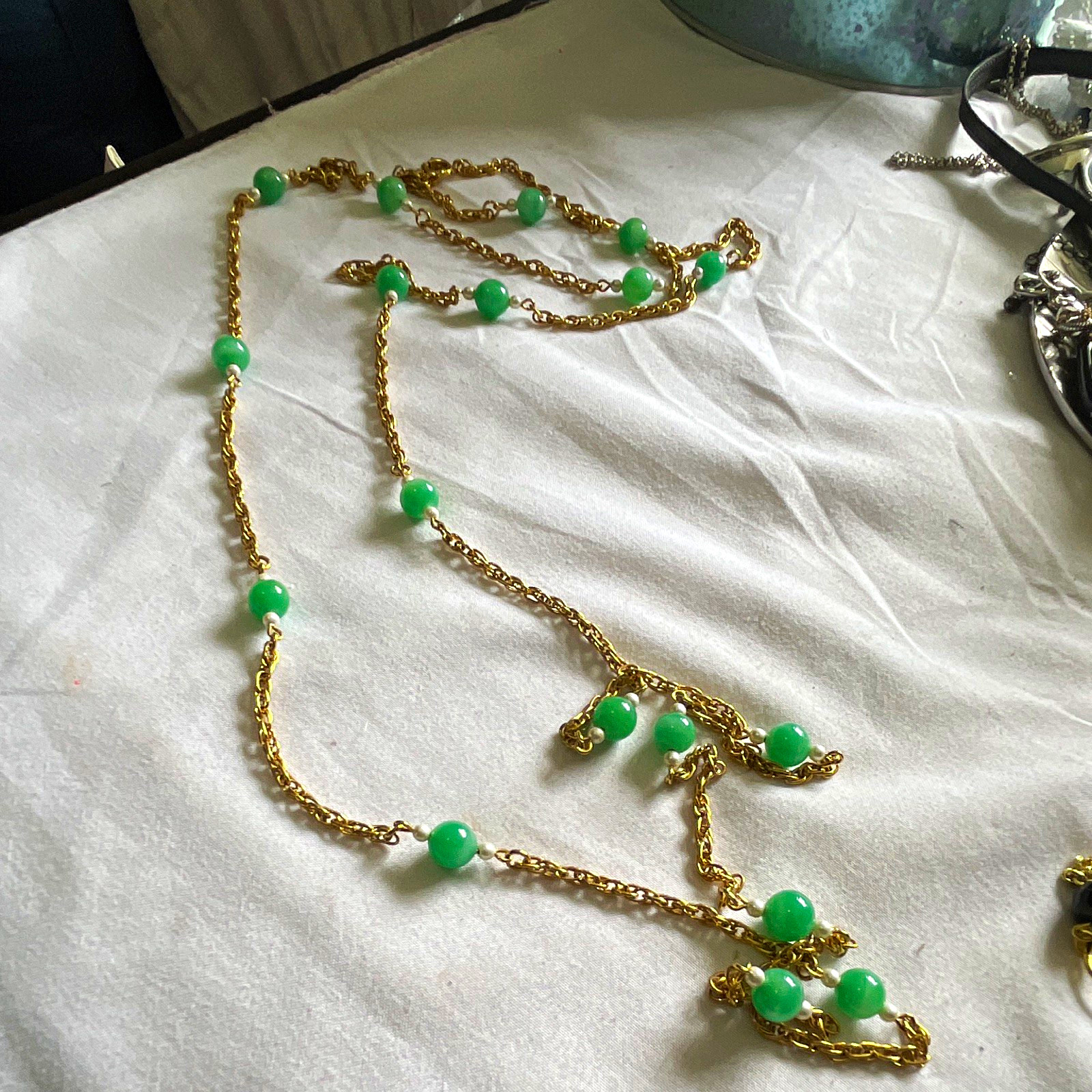 Vtg 24-28 in Gold Tone Cable Chain Station Necklace w/ Green Beads