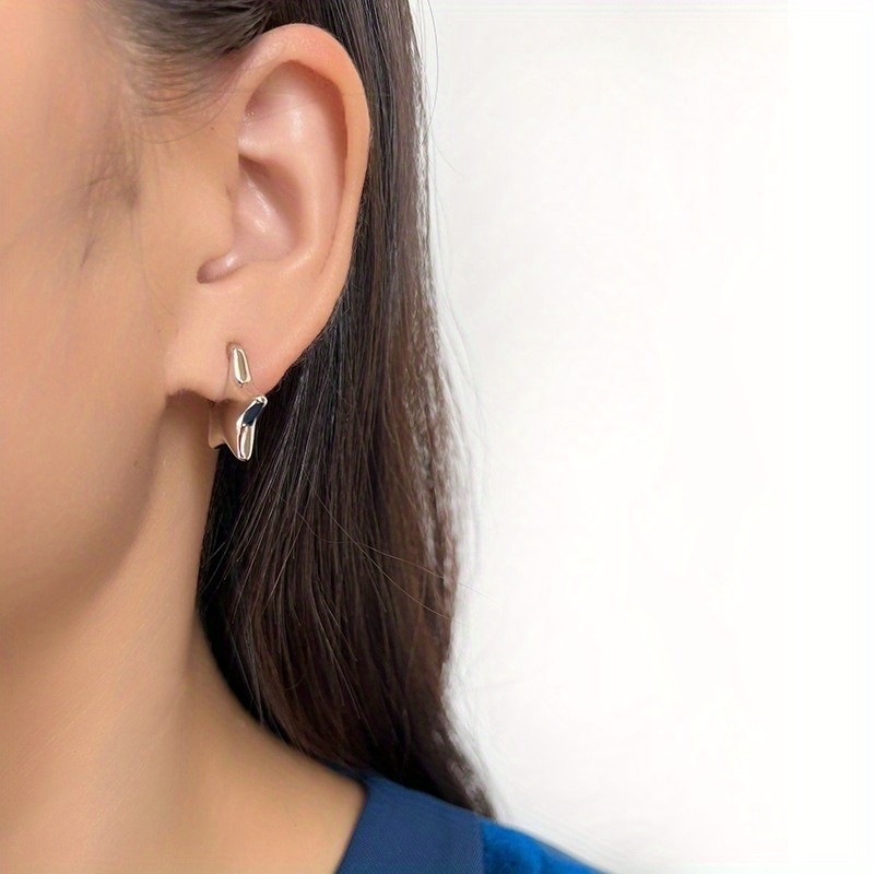 Women’s Silvery Star Shaped Ear Buckle Fashionable Compact Copper Earrings