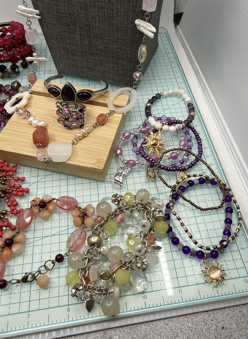 Pink Colors Lot Of Mostly Avon Necklaces + Beaded Stretch Bracelets Beach Vacay