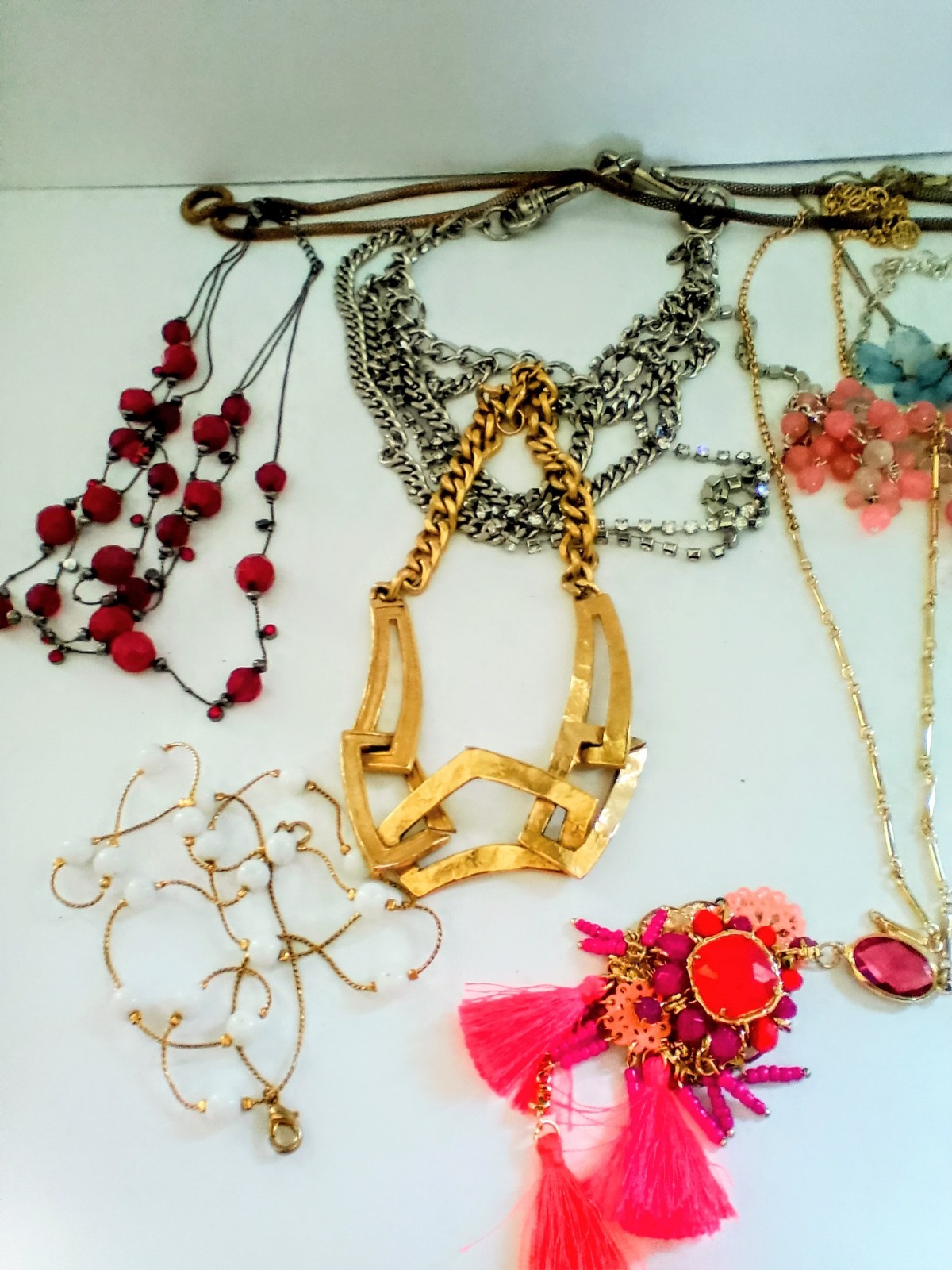 Necklace Lot Vintage And Fashion Assorted Brands Styles And Colors 33 Pieces