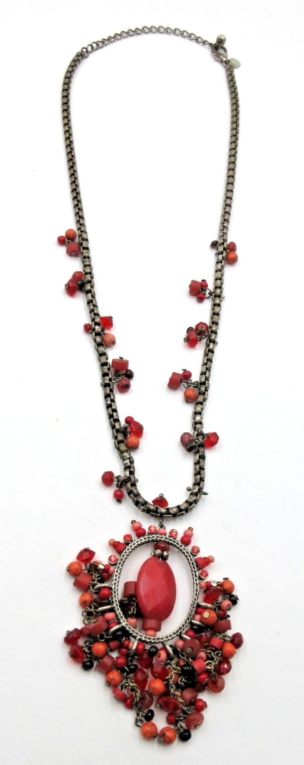 SIGNED CHICOS VTG ? 28″ pink red shade silver tone chunky Pendant bead Necklace