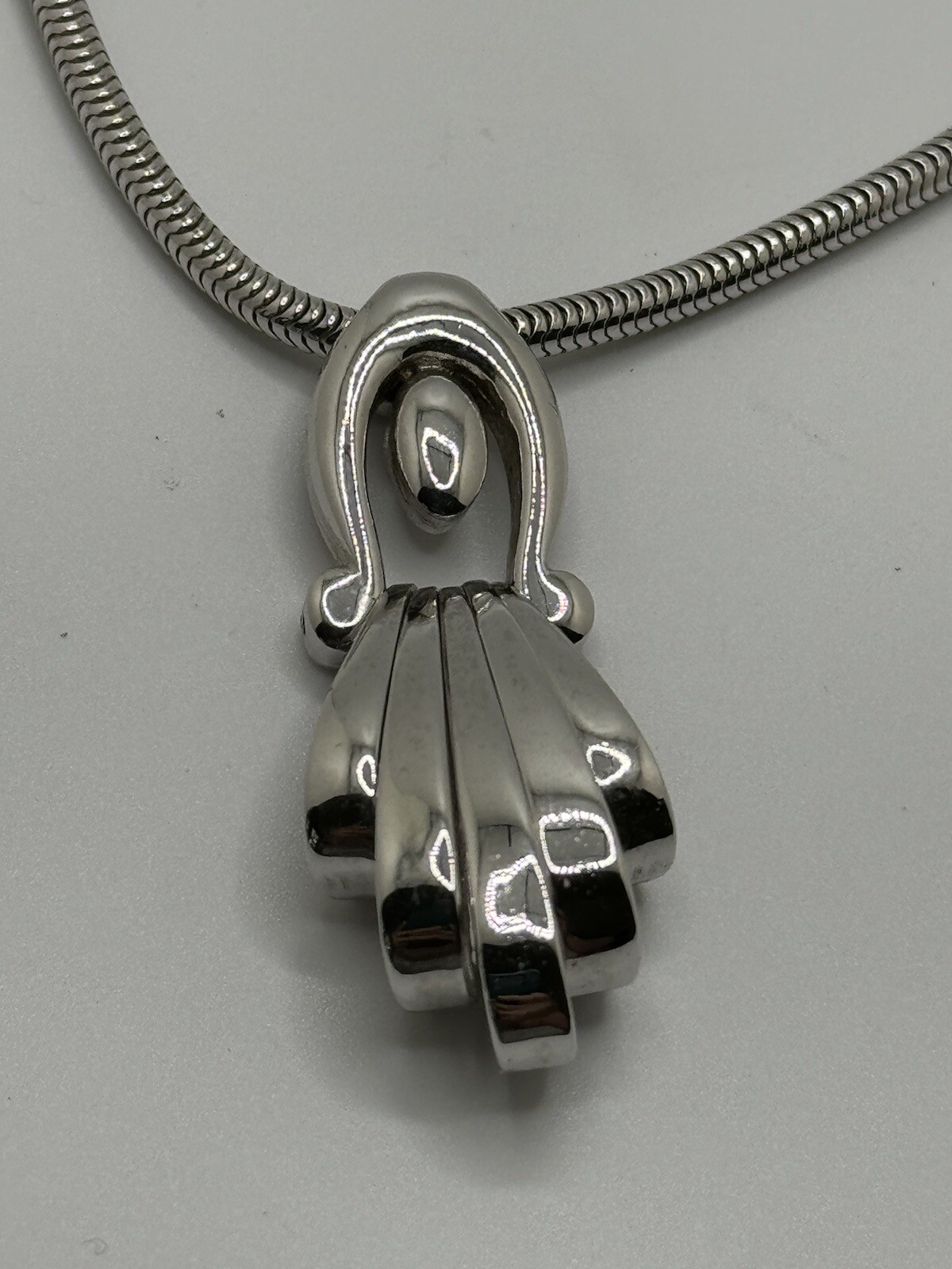 MONET WOMENS SILVER TONE DESIGNER SNAKE CHAIN WITH PENDANT ADJUSTABLE