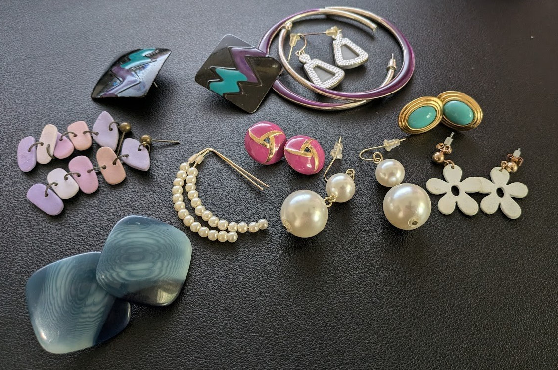 10 Pr Vintage Earrings Lot Pierced Retro Enamel Faux Pearl Shell Mixed Material