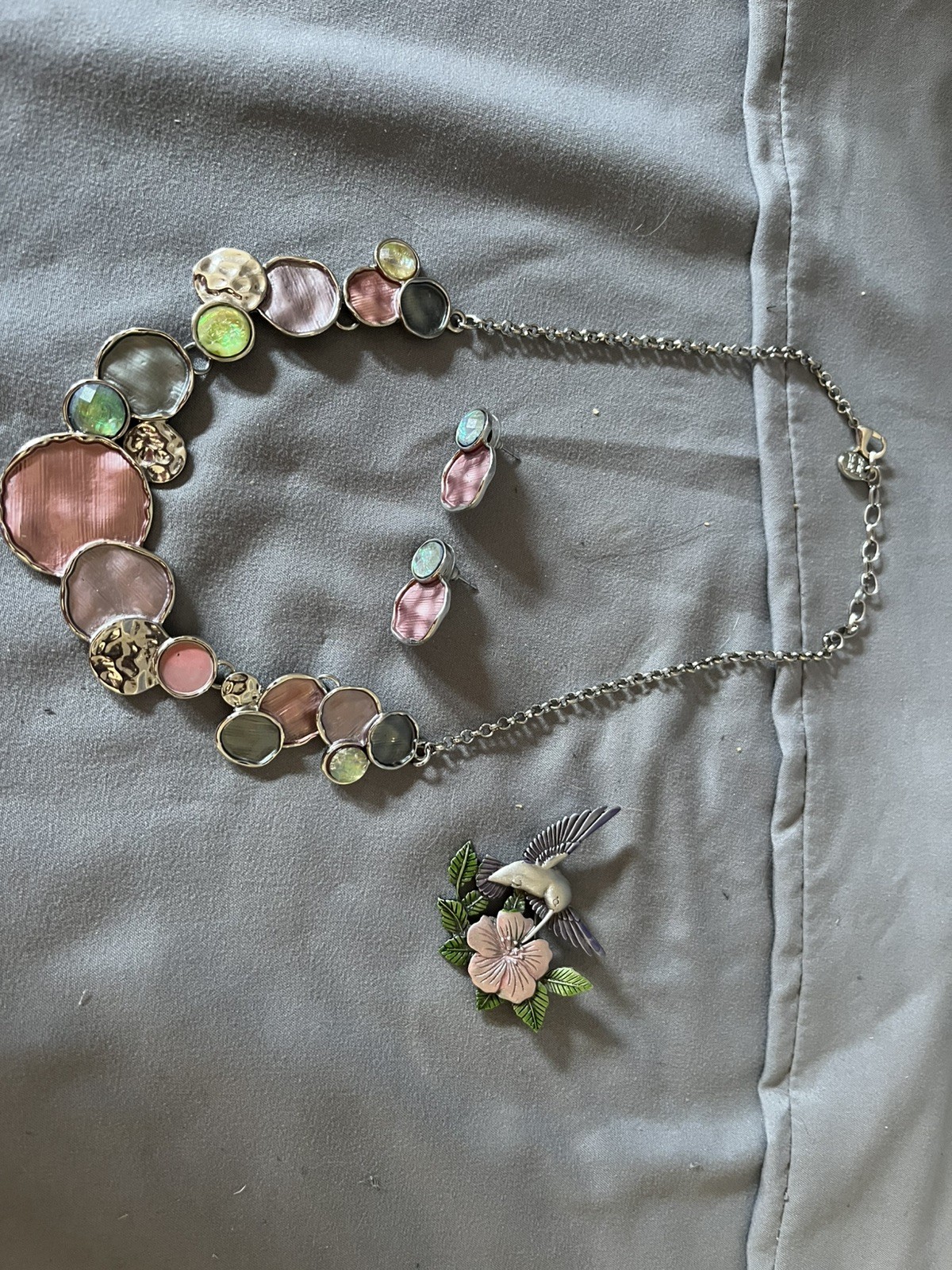 Jewelry – Necklace, earrings, hummingbird pin