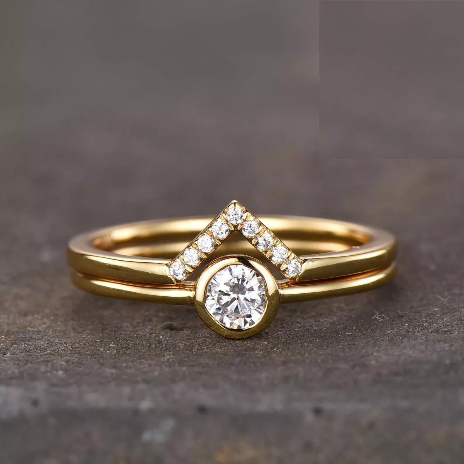 2Ct Round Cut Simulated Diamond Women’s Bridal Ring 14k Yellow Gold Plated