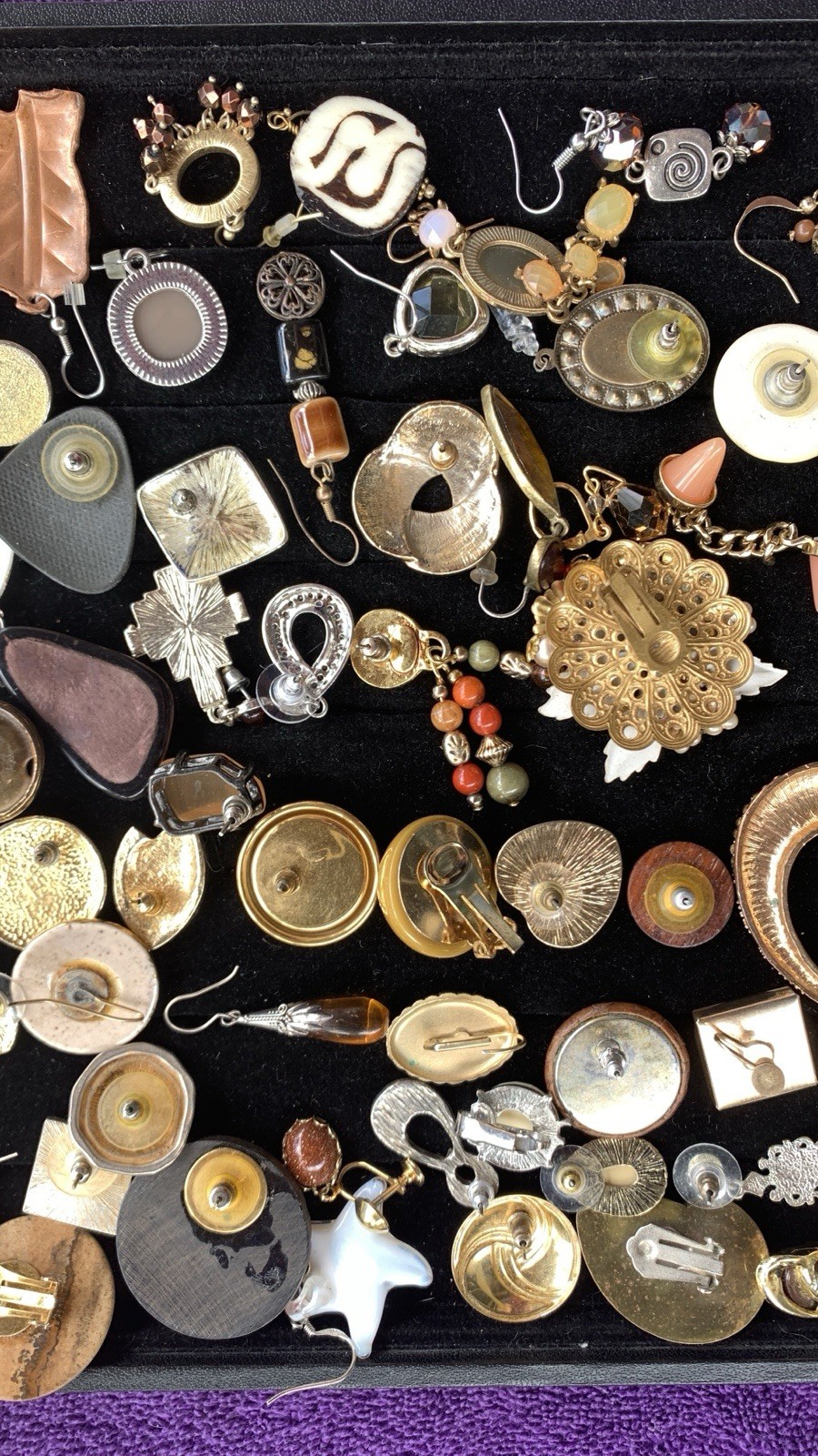 101 SINGLE “BROWN/BEIGE/EARTH COLORS”VINTAGE AND MODERN EARRINGS Lot# 74