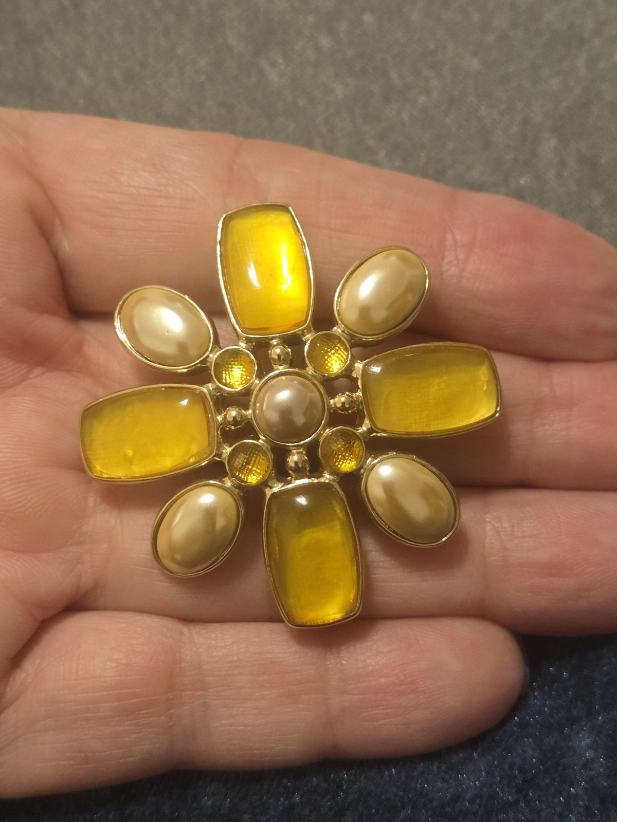 Vintage Gold Tone Starburst Brooch 2″ Amber Resin & Faux Pearl Maltese Cross Pin