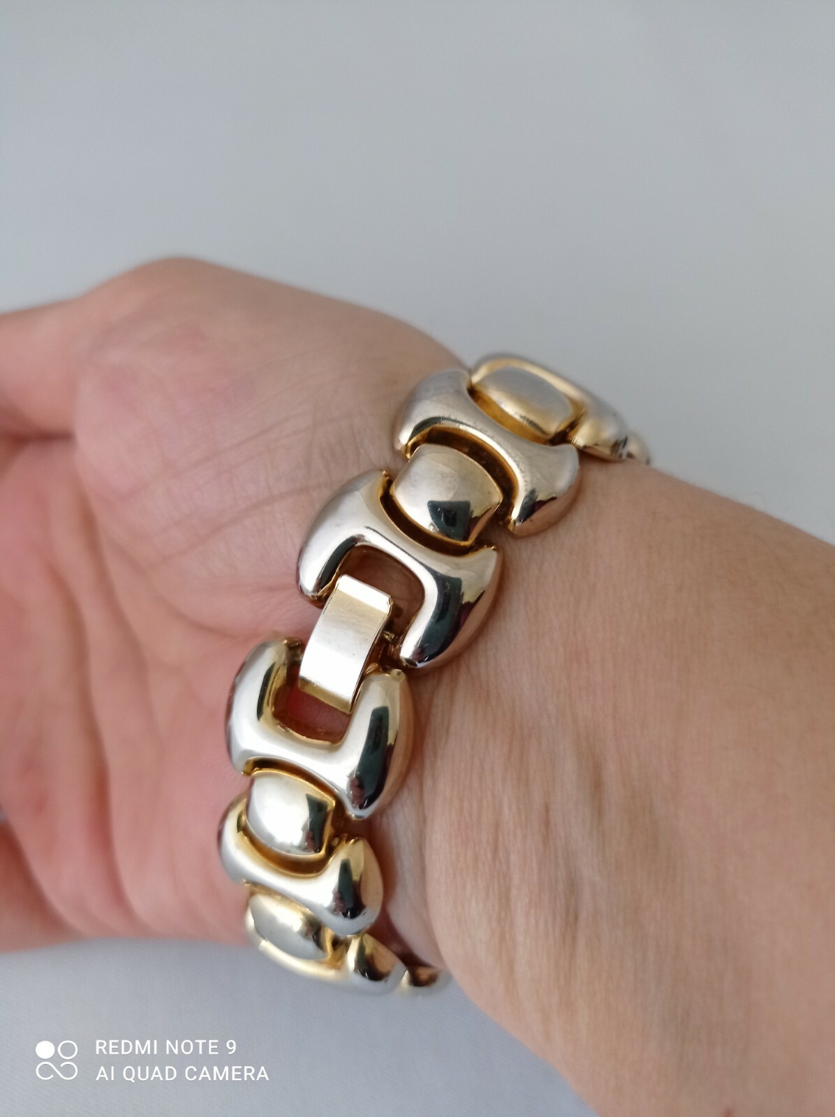 Vintage Light Gold Tone Metal Linked Hollow Costume Bracelet 18.5cm Long