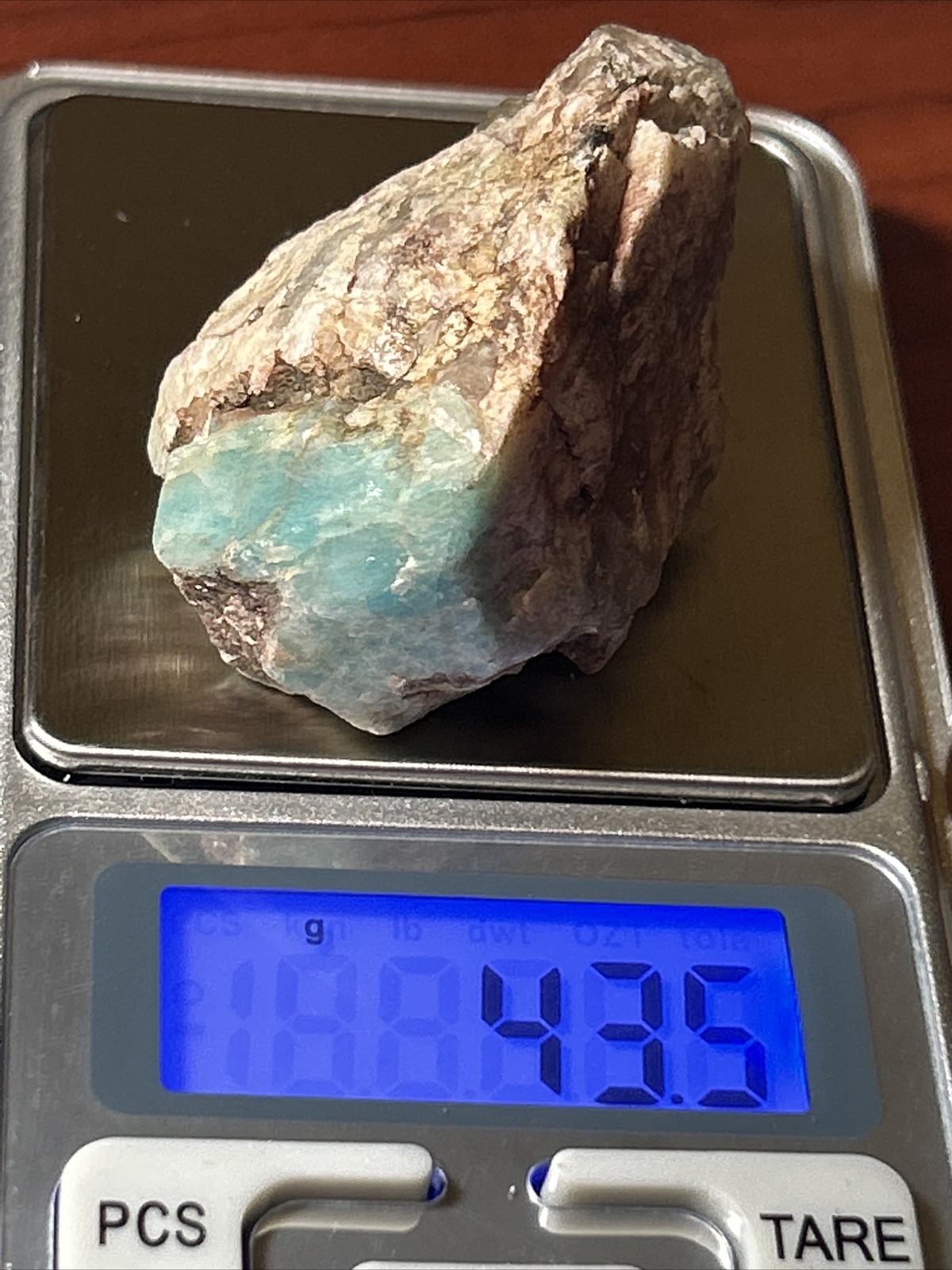 Emerald crystal specimen from Muzo, Colombia 43.5 grams