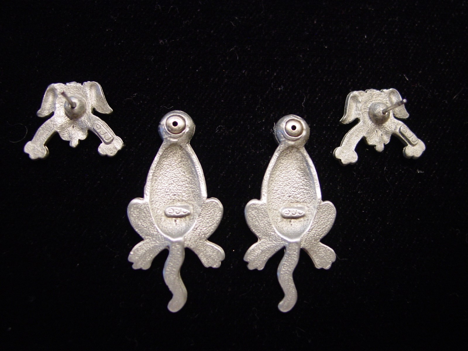“JJ” Jonette Jewelry Silver Pewter Large ‘DOG 3-D’ Pierced Earrings