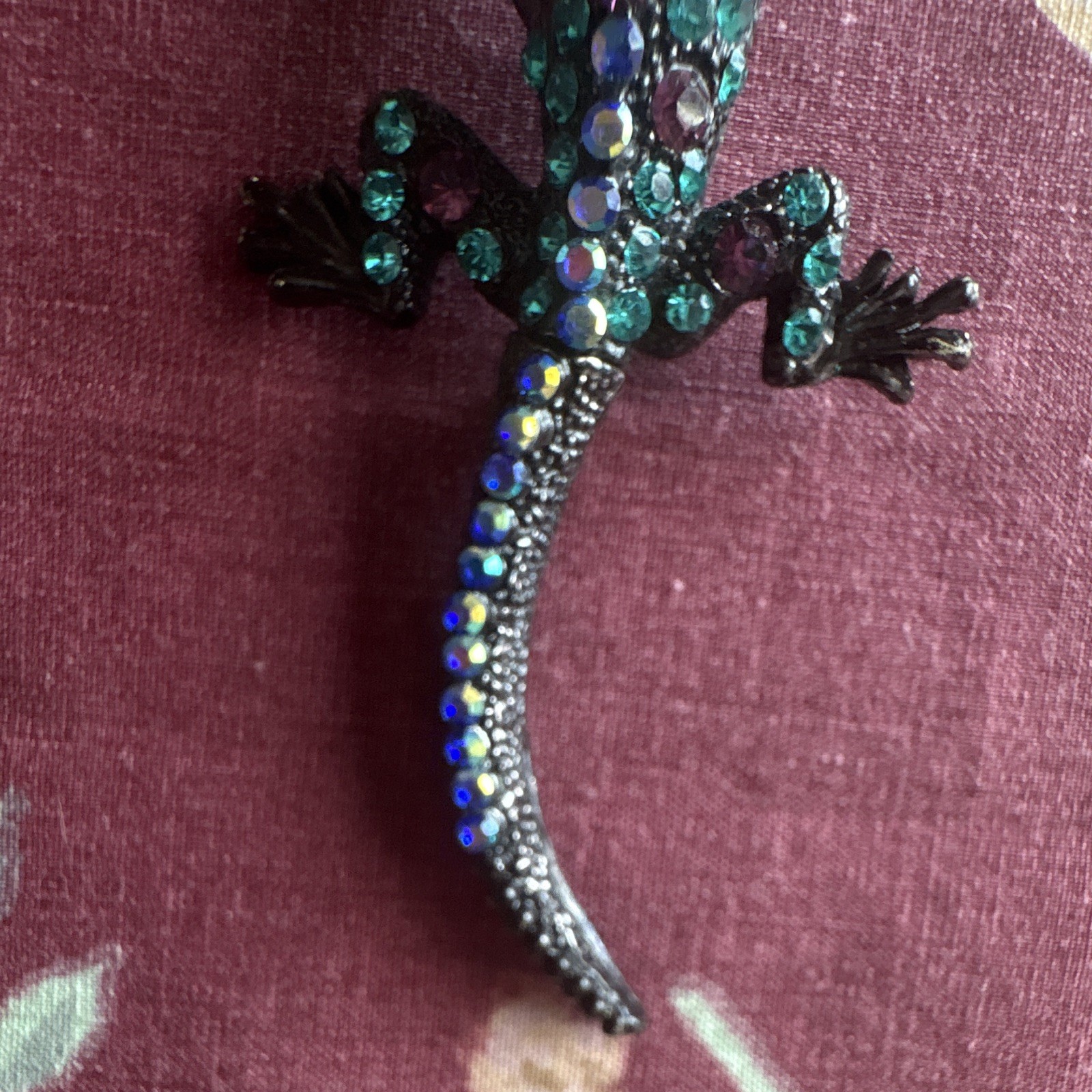 Lizard Gecko Brooch Pin Green Purple Blue Pavé Set Round Rhinestones Metal